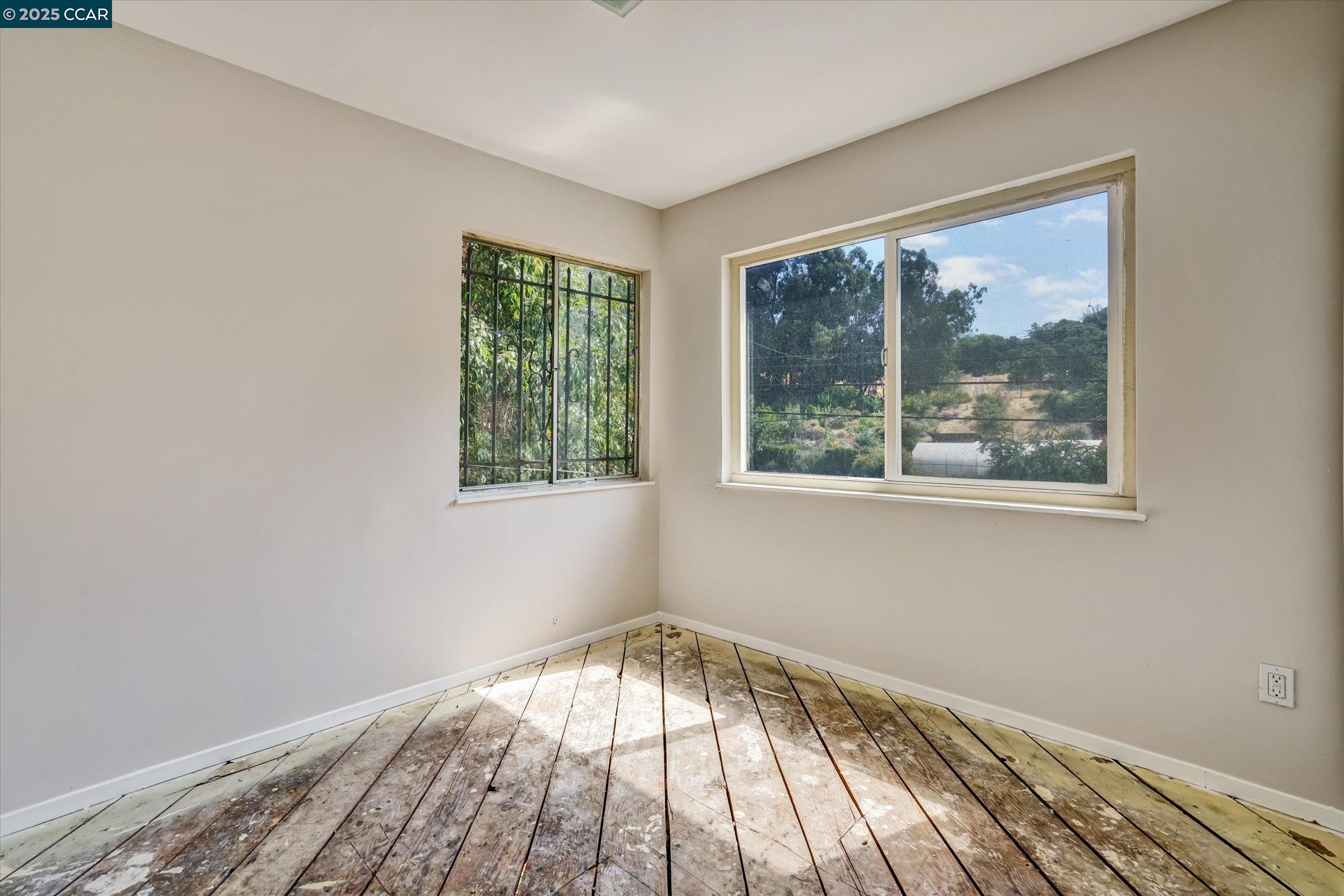 5235 Macarthur Blvd, Oakland, California 94619, ,Residential Income,For Sale,5235 Macarthur Blvd,41105896