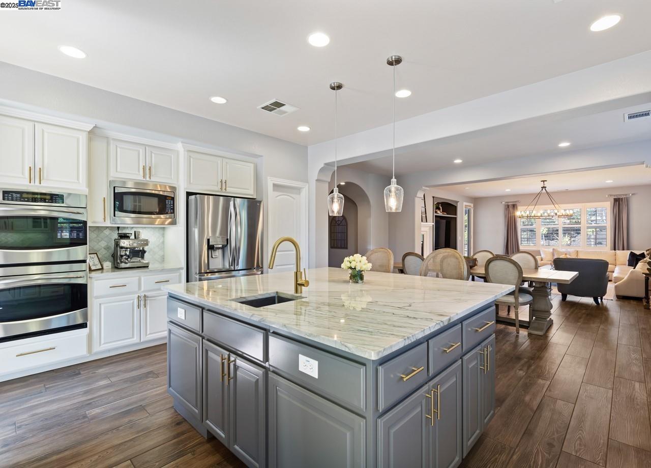 7563 Balmoral Way, San Ramon, California 94582, 6 Bedrooms Bedrooms, 12 Rooms Rooms,4 BathroomsBathrooms,Residential,For Sale,7563 Balmoral Way,41105898