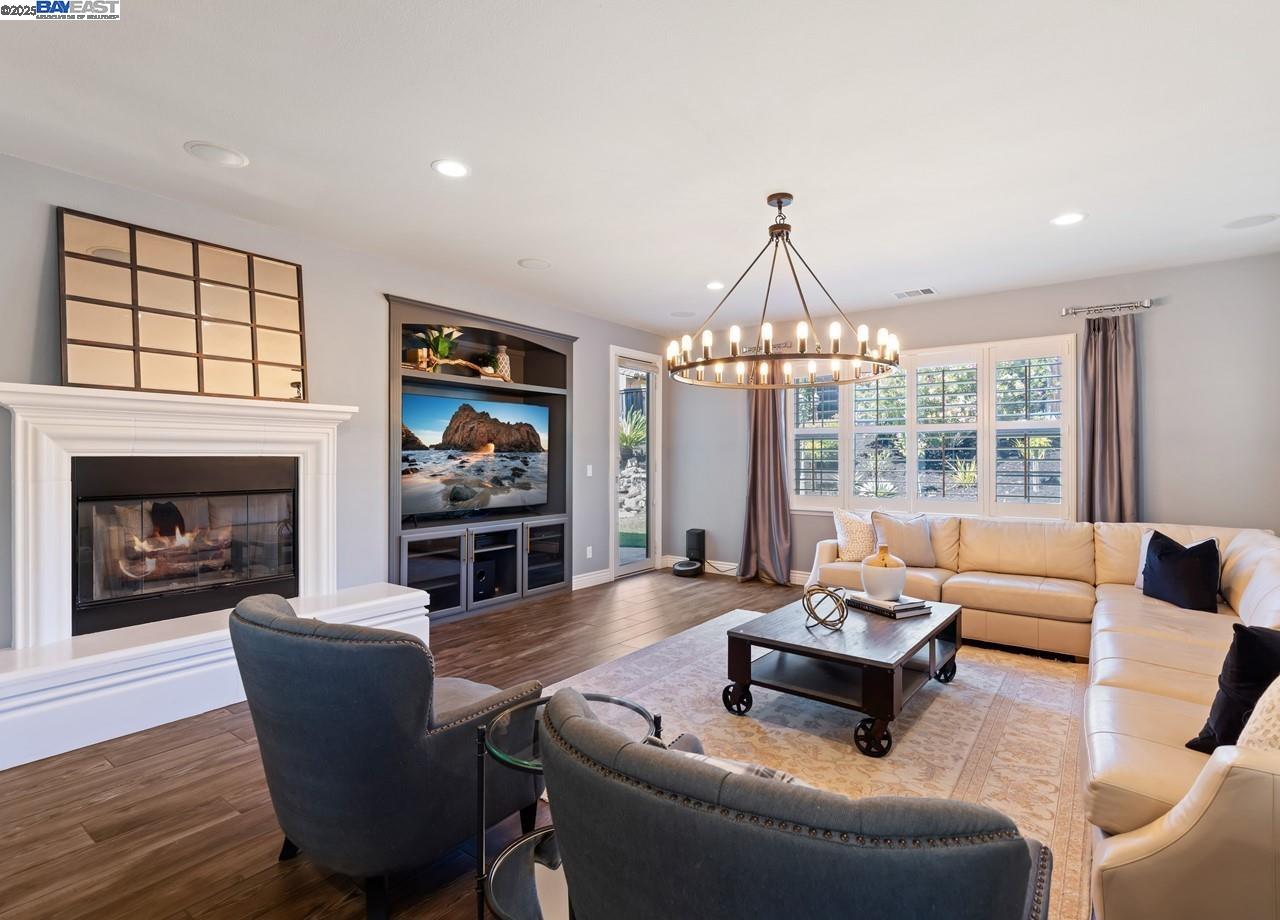 7563 Balmoral Way, San Ramon, California 94582, 6 Bedrooms Bedrooms, 12 Rooms Rooms,4 BathroomsBathrooms,Residential,For Sale,7563 Balmoral Way,41105898