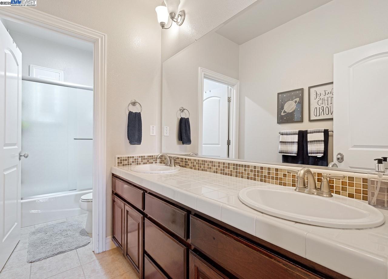 7563 Balmoral Way, San Ramon, California 94582, 6 Bedrooms Bedrooms, 12 Rooms Rooms,4 BathroomsBathrooms,Residential,For Sale,7563 Balmoral Way,41105898