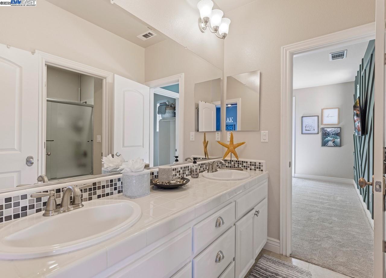 7563 Balmoral Way, San Ramon, California 94582, 6 Bedrooms Bedrooms, 12 Rooms Rooms,4 BathroomsBathrooms,Residential,For Sale,7563 Balmoral Way,41105898