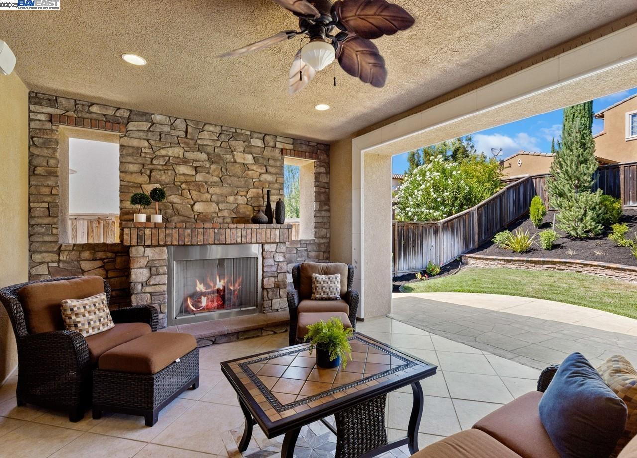 7563 Balmoral Way, San Ramon, California 94582, 6 Bedrooms Bedrooms, 12 Rooms Rooms,4 BathroomsBathrooms,Residential,For Sale,7563 Balmoral Way,41105898