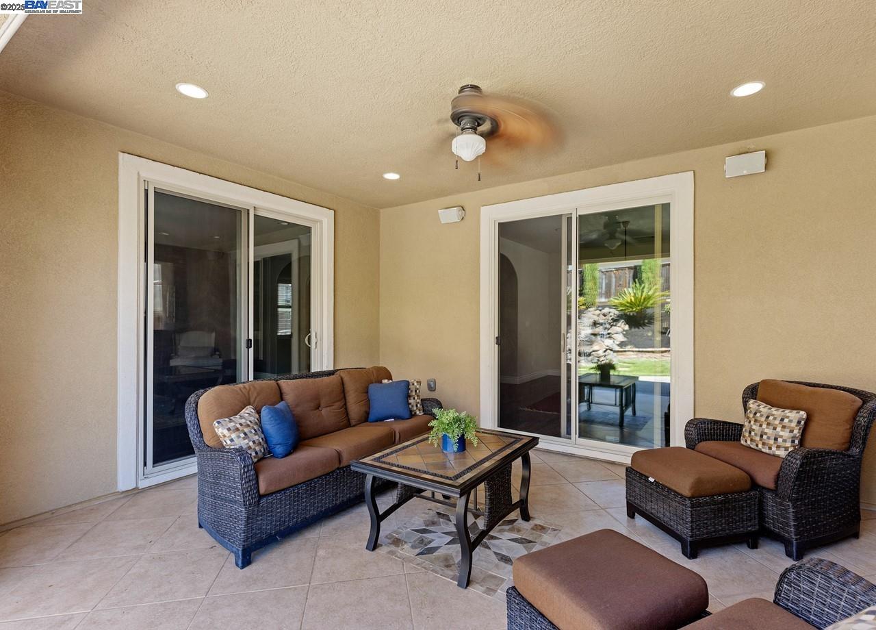 7563 Balmoral Way, San Ramon, California 94582, 6 Bedrooms Bedrooms, 12 Rooms Rooms,4 BathroomsBathrooms,Residential,For Sale,7563 Balmoral Way,41105898
