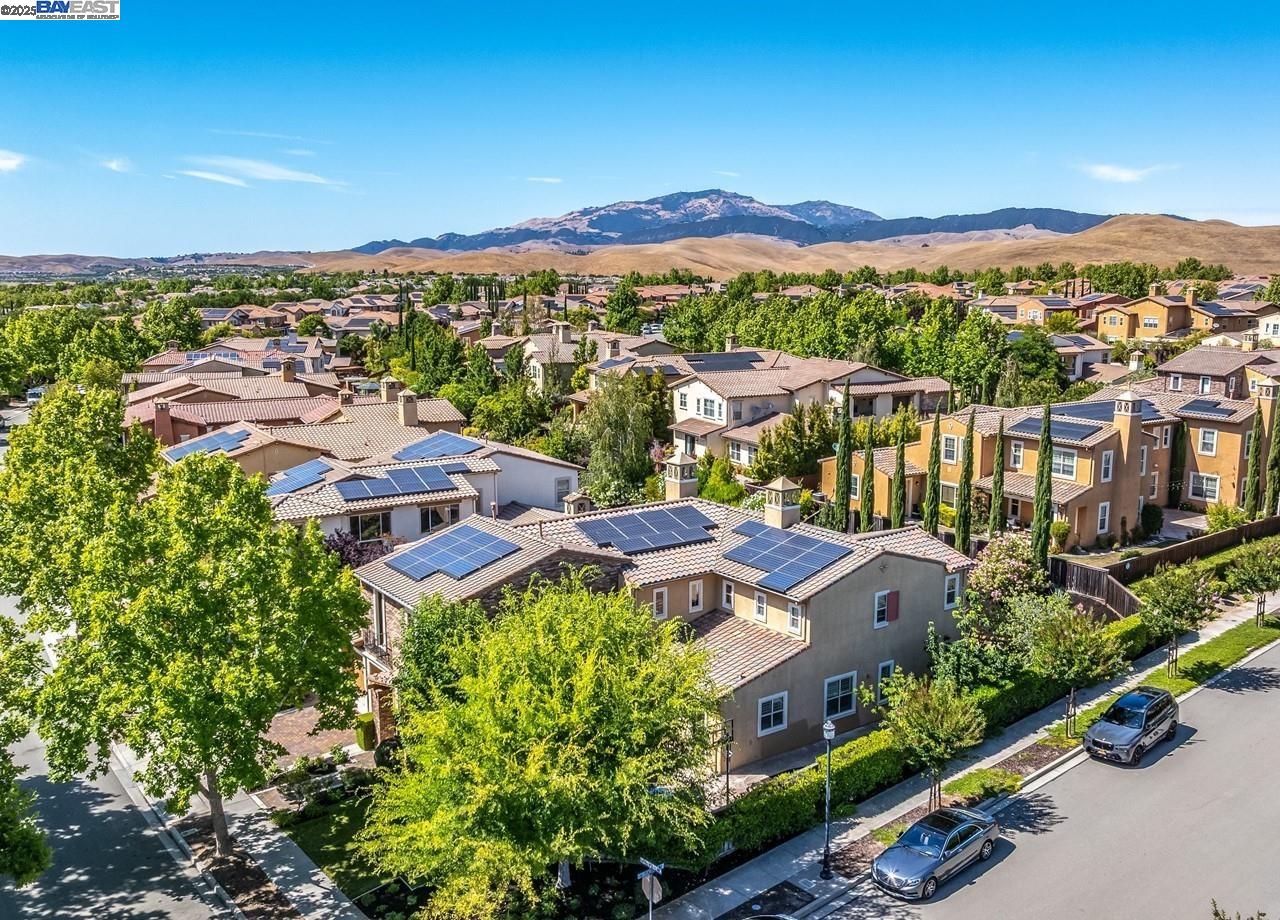 7563 Balmoral Way, San Ramon, California 94582, 6 Bedrooms Bedrooms, 12 Rooms Rooms,4 BathroomsBathrooms,Residential,For Sale,7563 Balmoral Way,41105898