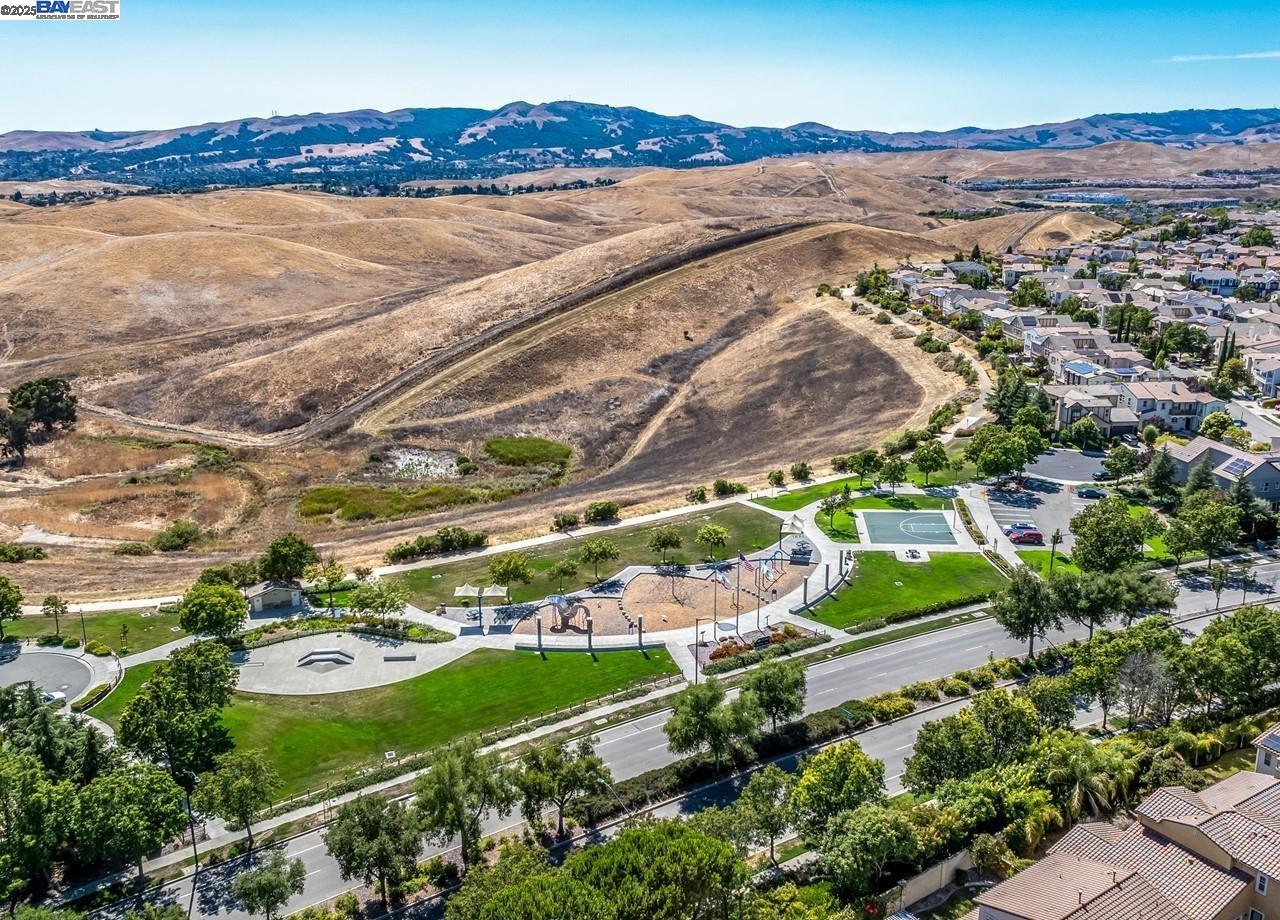 7563 Balmoral Way, San Ramon, California 94582, 6 Bedrooms Bedrooms, 12 Rooms Rooms,4 BathroomsBathrooms,Residential,For Sale,7563 Balmoral Way,41105898