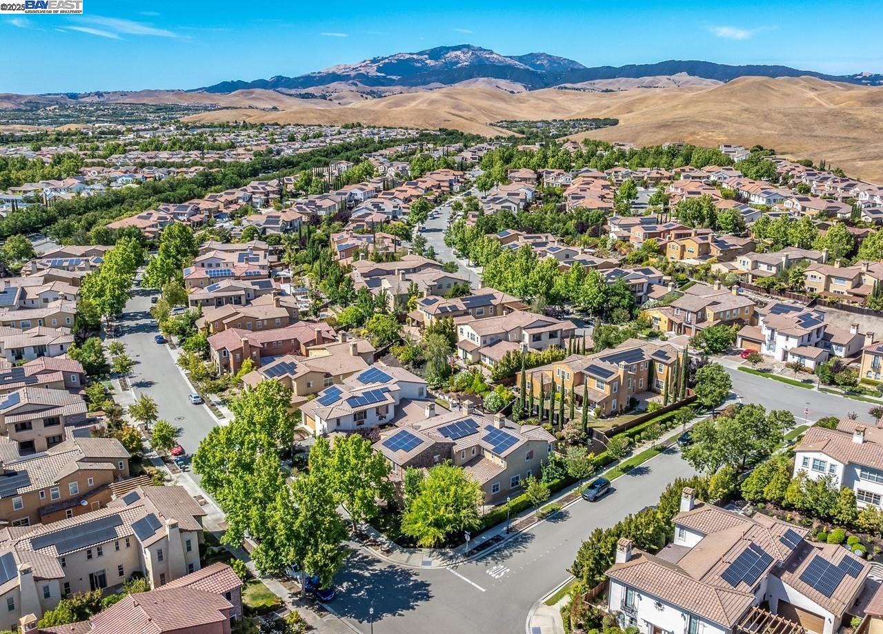 7563 Balmoral Way, San Ramon, California 94582, 6 Bedrooms Bedrooms, 12 Rooms Rooms,4 BathroomsBathrooms,Residential,For Sale,7563 Balmoral Way,41105898
