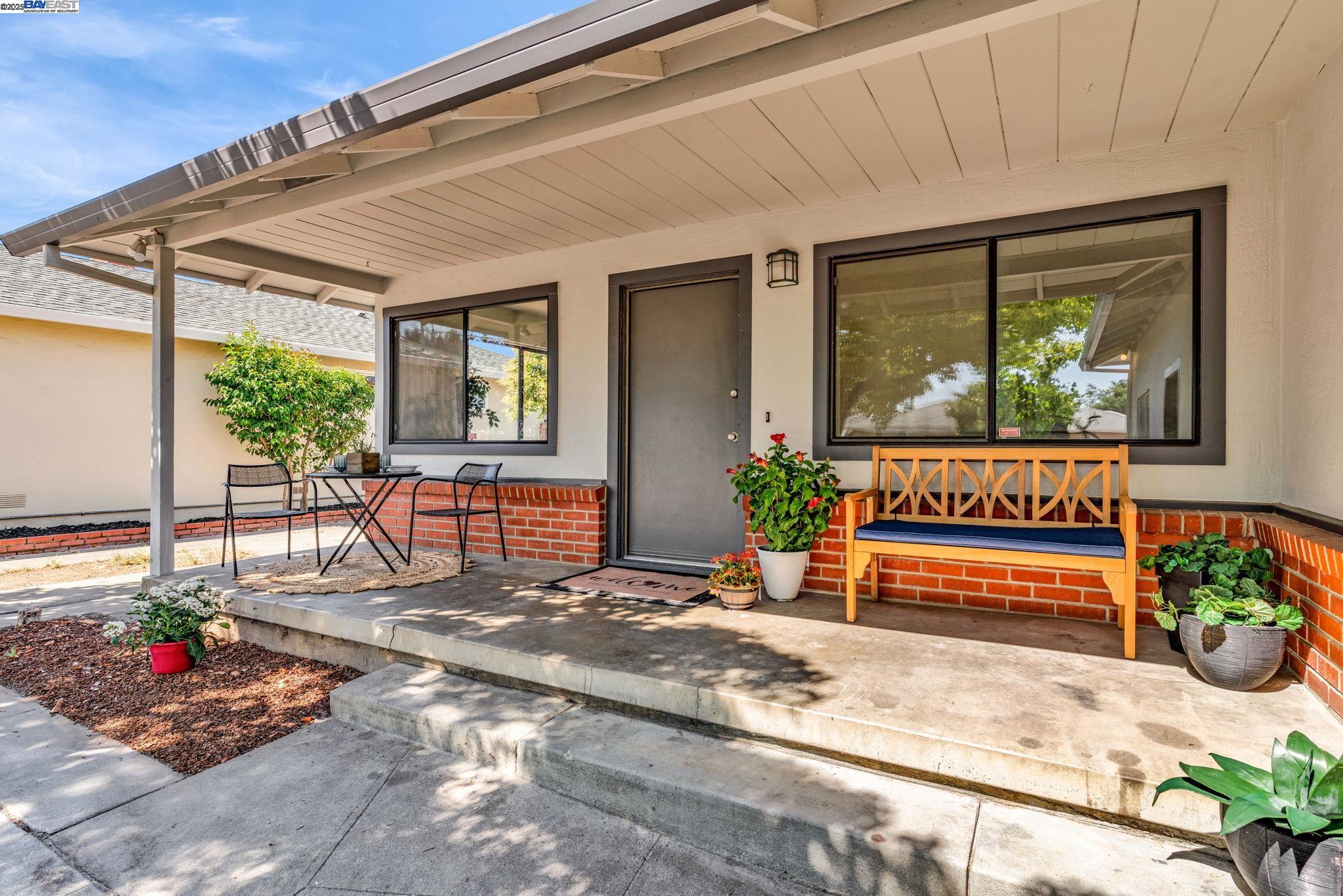 471 Rose St, Livermore, California 94550, 3 Bedrooms Bedrooms, 6 Rooms Rooms,2 BathroomsBathrooms,Residential,For Sale,471 Rose St,41105899