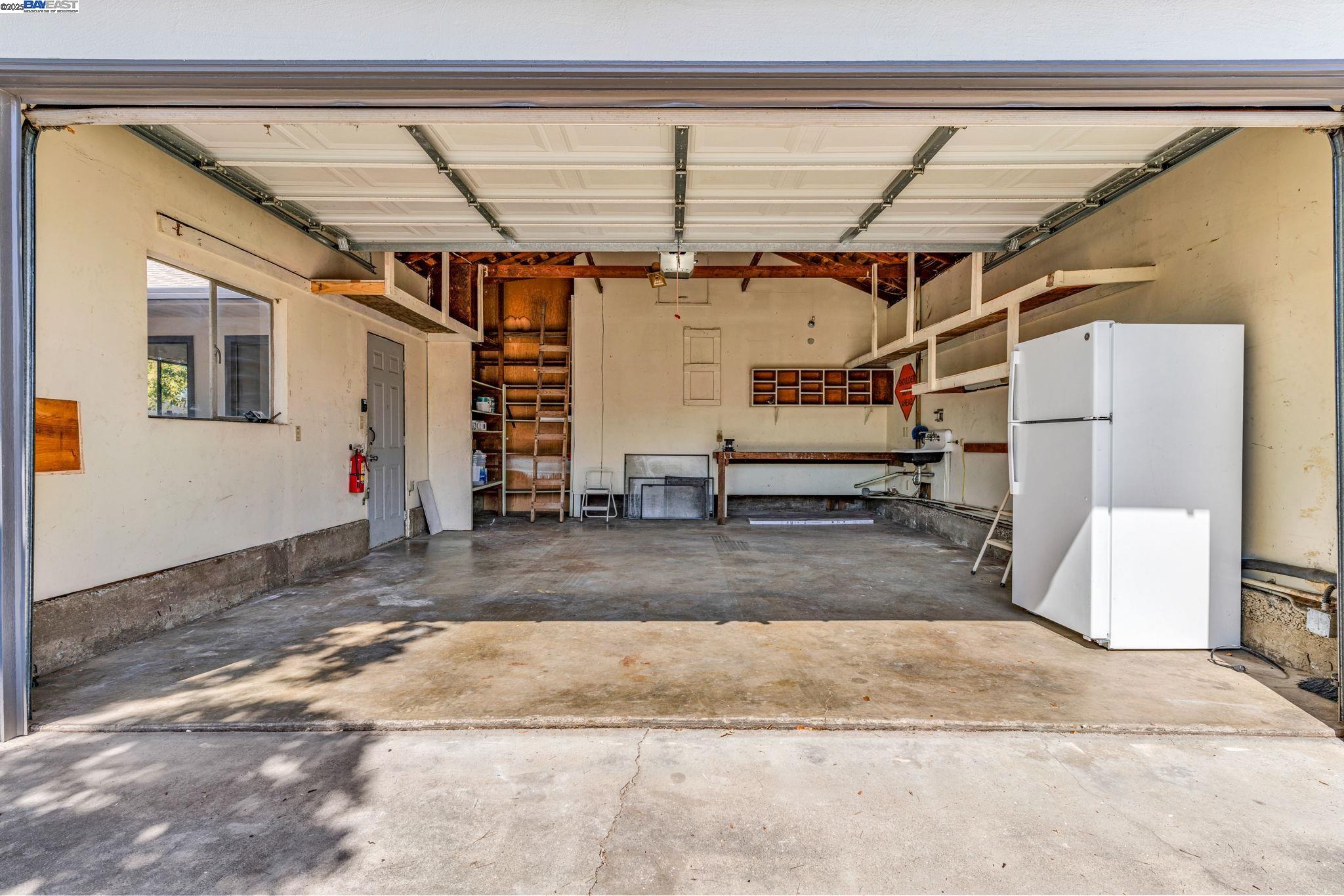 471 Rose St, Livermore, California 94550, 3 Bedrooms Bedrooms, 6 Rooms Rooms,2 BathroomsBathrooms,Residential,For Sale,471 Rose St,41105899
