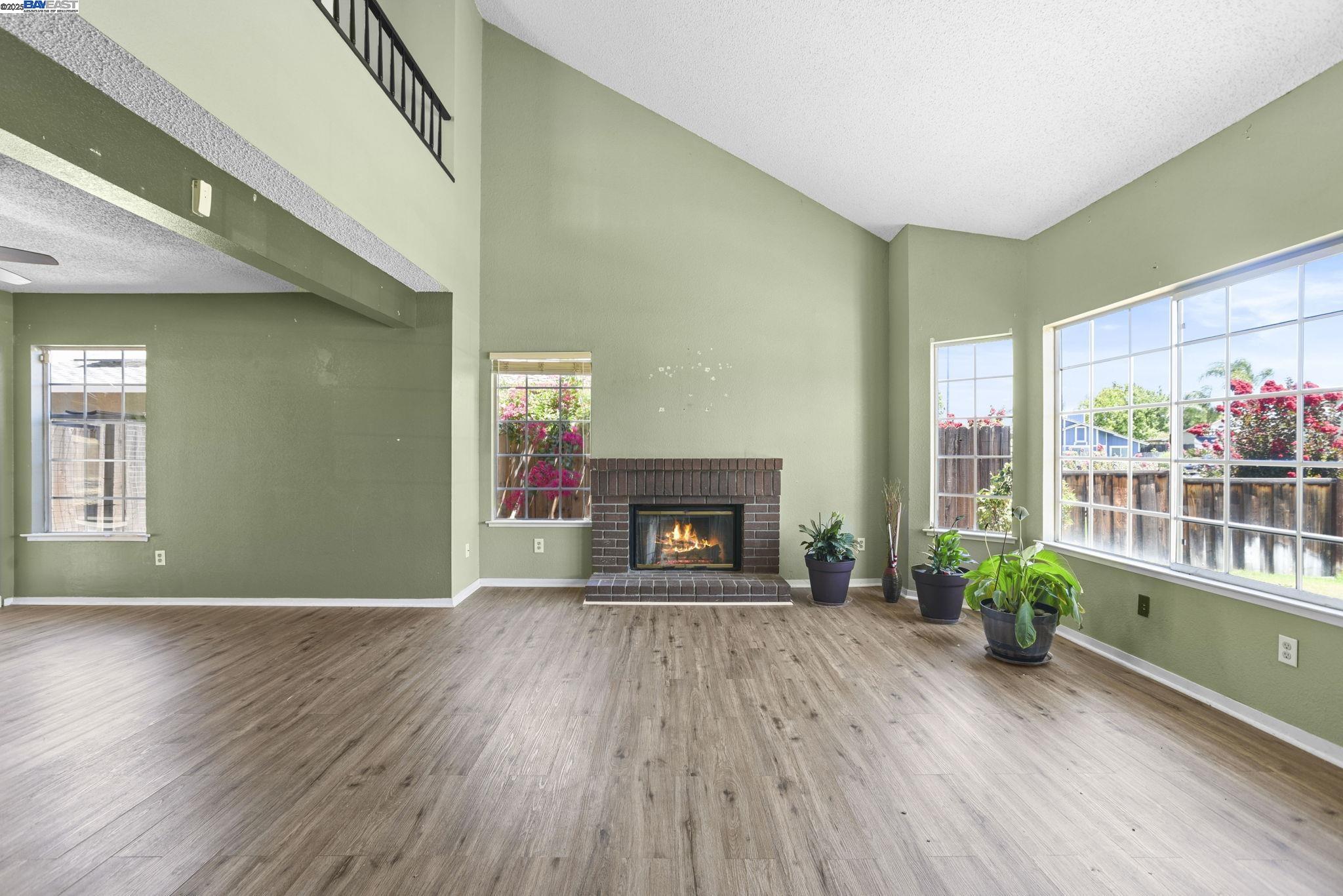 Detail Gallery Image 3 of 49 For 1732 Isleton Court, Oakley,  CA 94561 - 3 Beds | 2 Baths