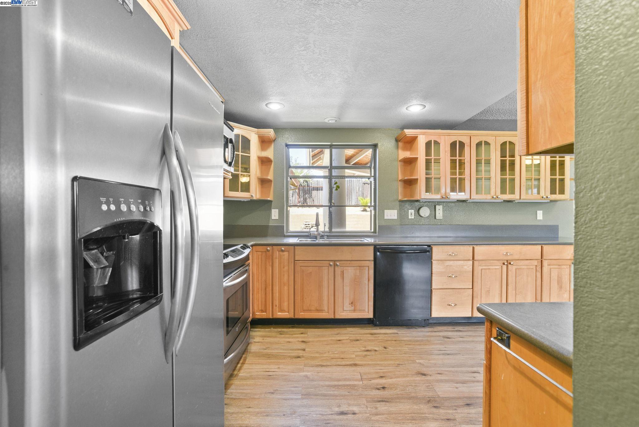 Detail Gallery Image 9 of 49 For 1732 Isleton Court, Oakley,  CA 94561 - 3 Beds | 2 Baths