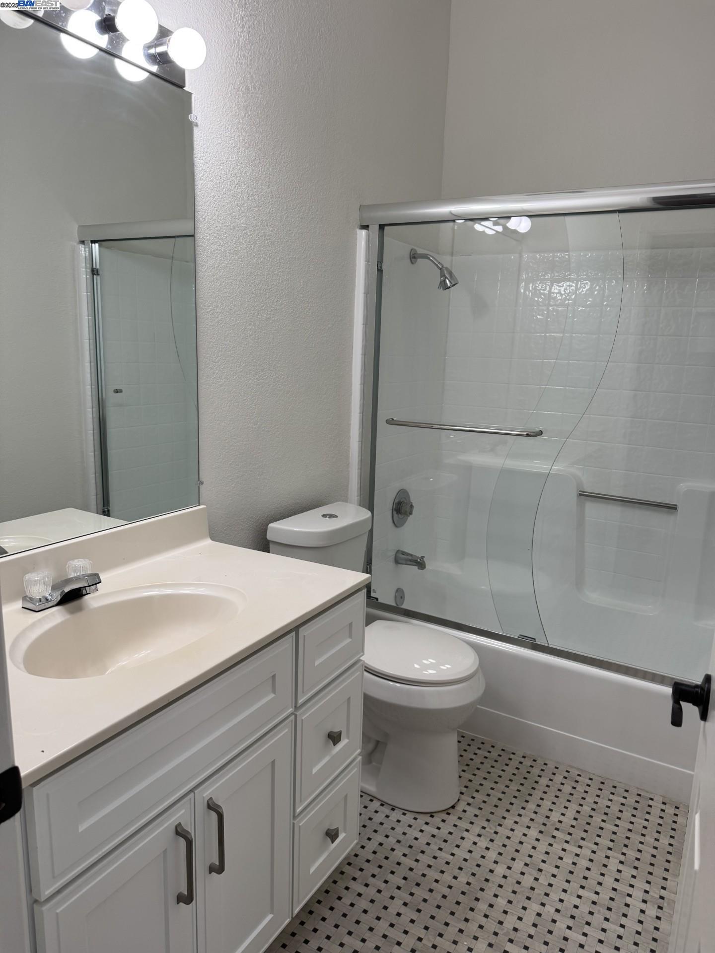 Photo #8: 41105907 Listing: Photo #8