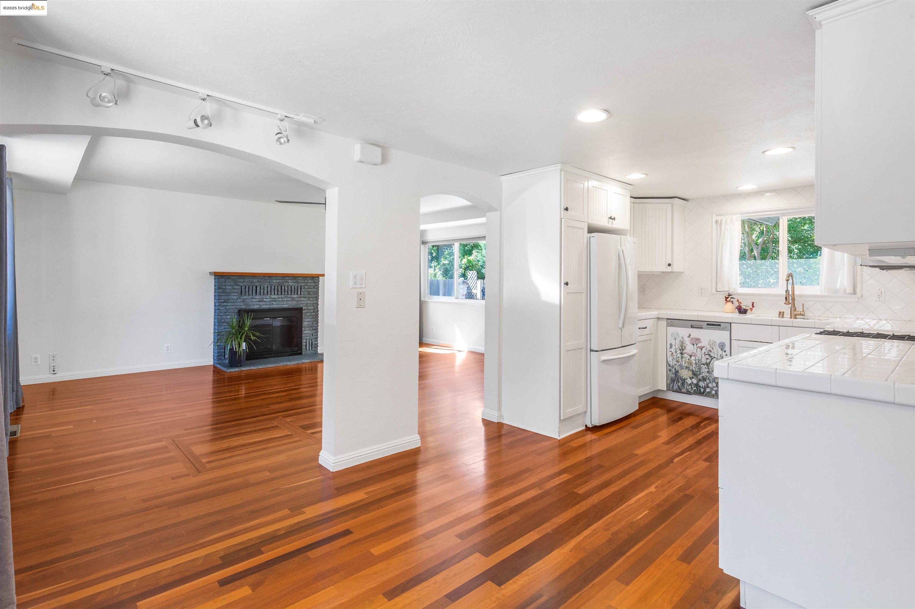 Detail Gallery Image 12 of 47 For 4091 Garden Rd, El Sobrante,  CA 94803 - 2 Beds | 1 Baths