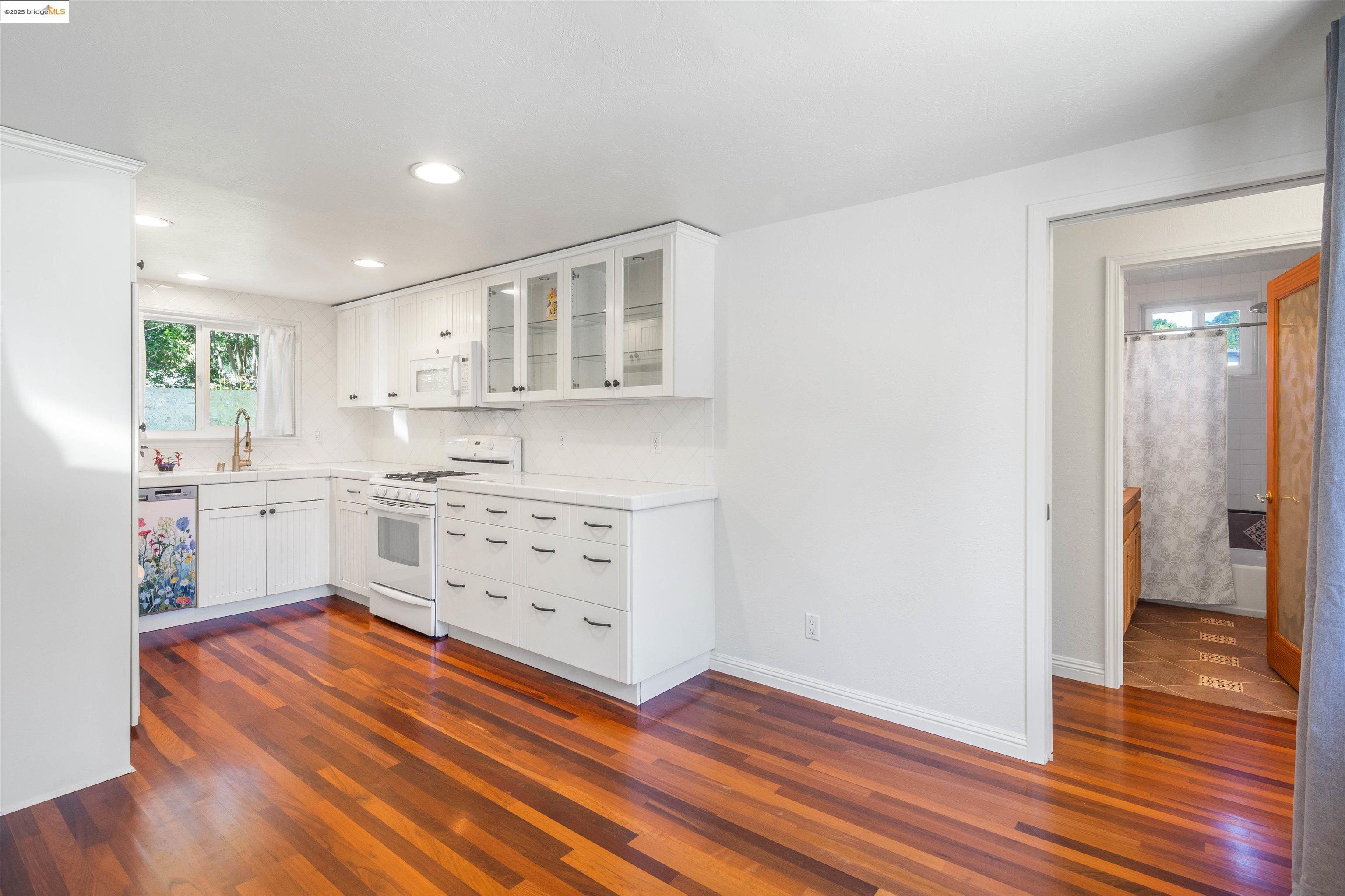 Detail Gallery Image 10 of 46 For 4091 Garden Rd, El Sobrante,  CA 94803 - 2 Beds | 1 Baths