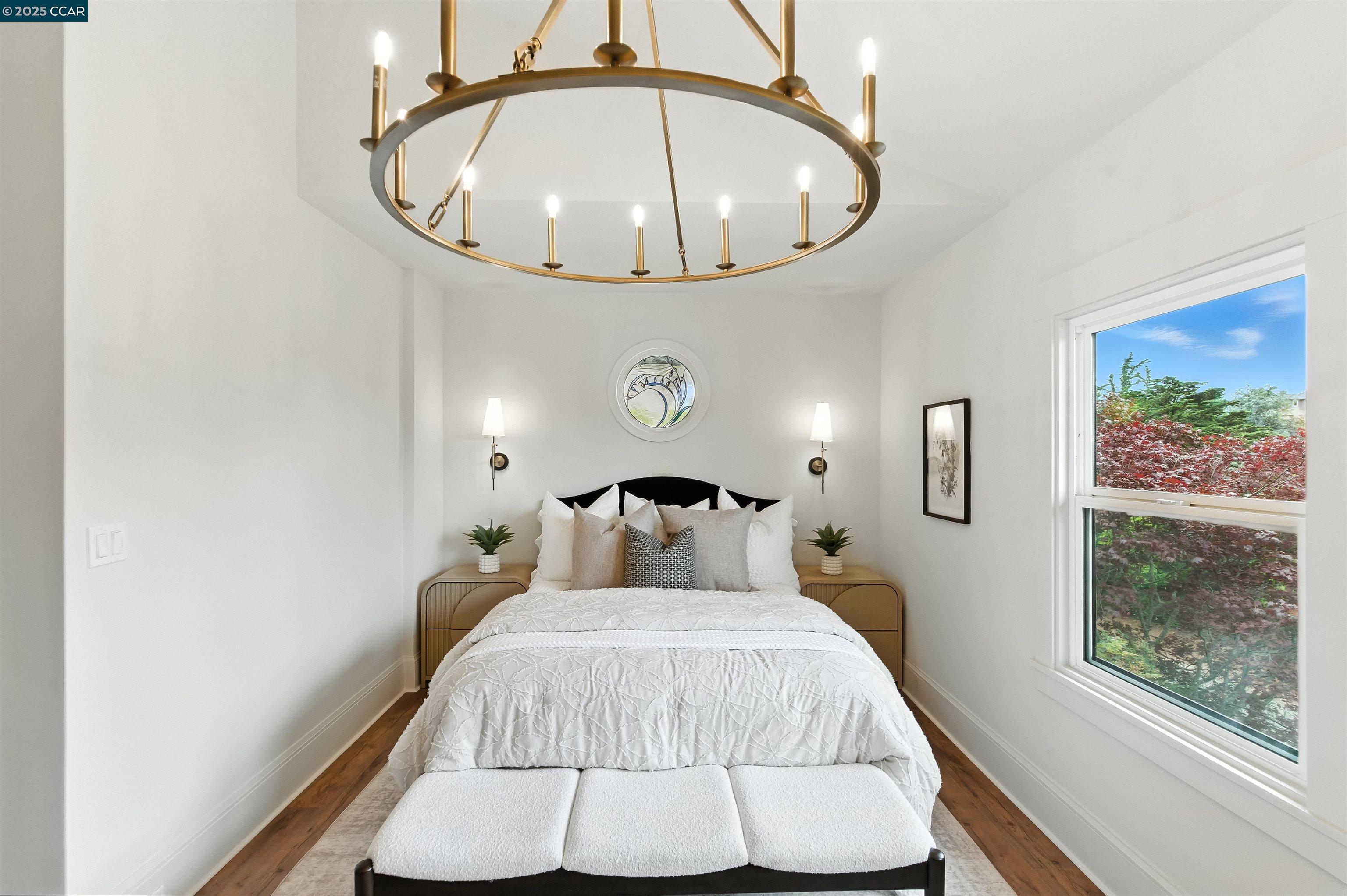 Detail Gallery Image 18 of 39 For 5020 Golden Gate Ave, Oakland,  CA 94618 - 4 Beds | 3 Baths