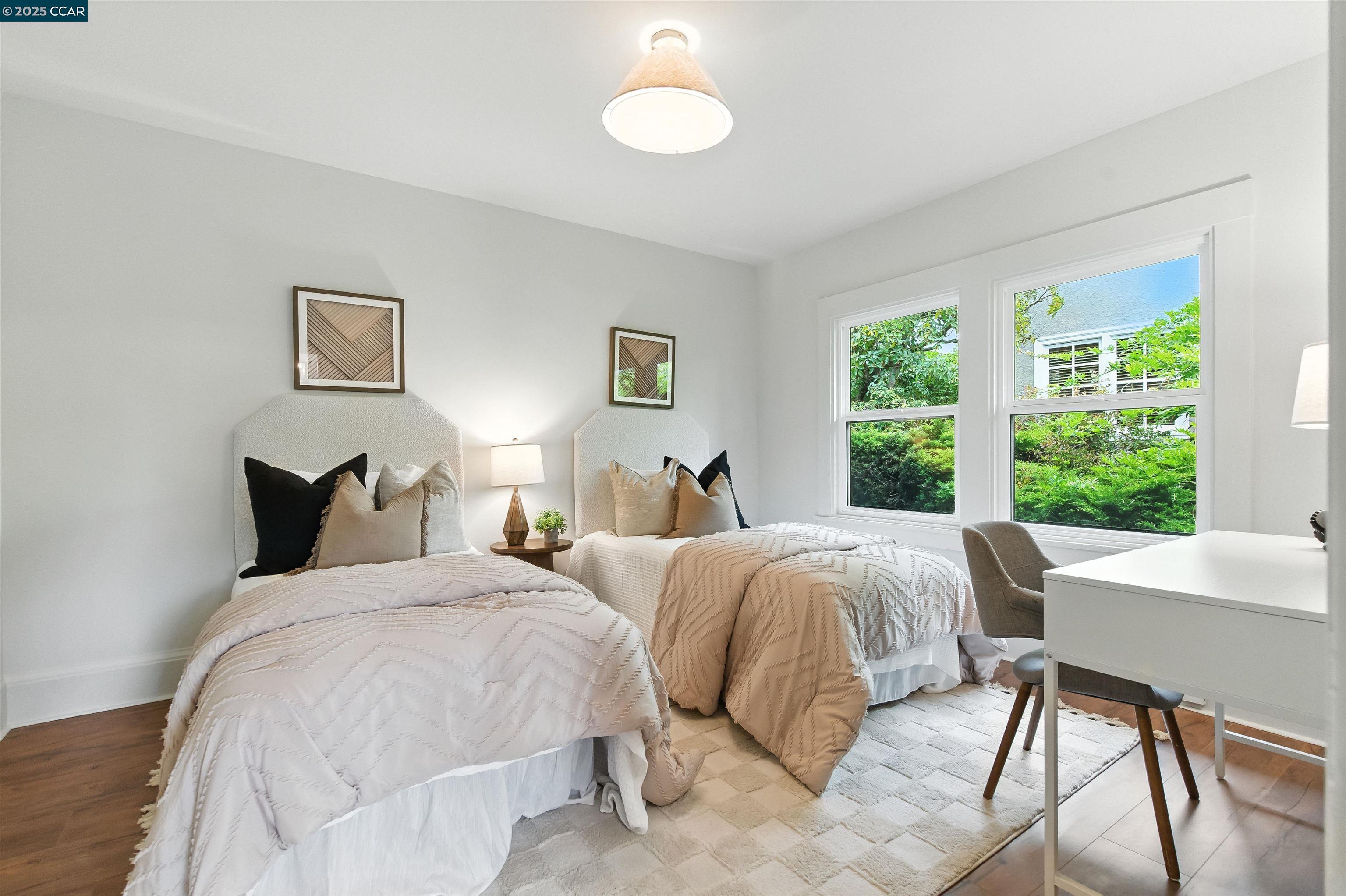 Detail Gallery Image 21 of 39 For 5020 Golden Gate Ave, Oakland,  CA 94618 - 4 Beds | 3 Baths