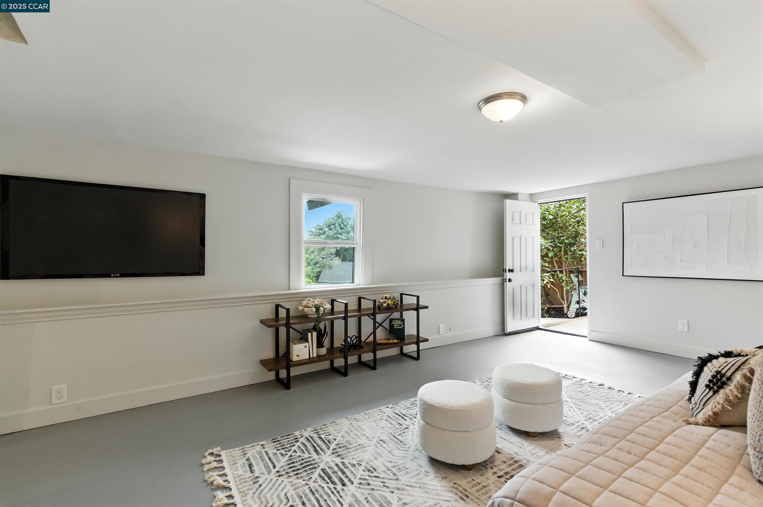 Detail Gallery Image 25 of 39 For 5020 Golden Gate Ave, Oakland,  CA 94618 - 4 Beds | 3 Baths