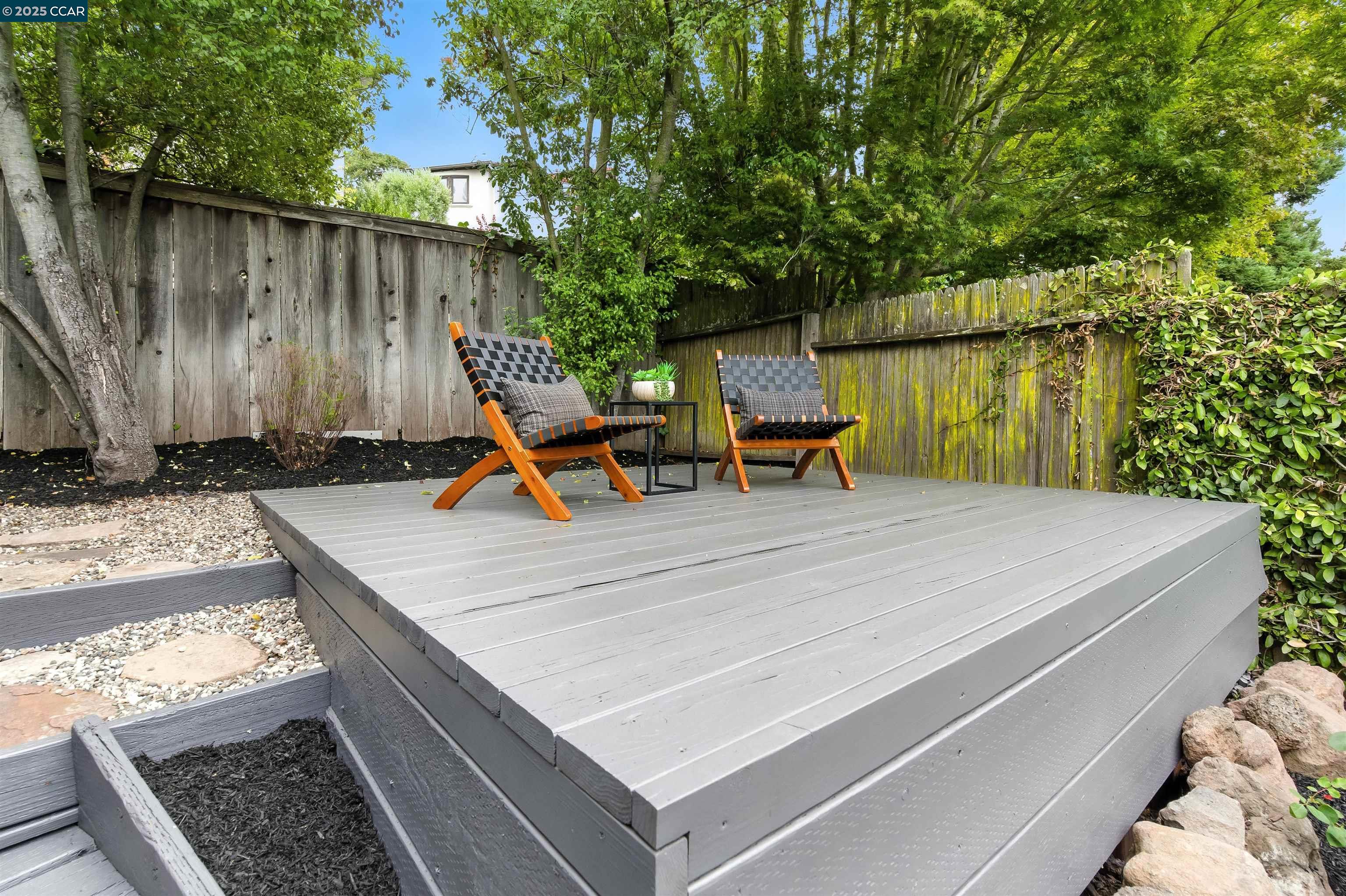 Detail Gallery Image 34 of 39 For 5020 Golden Gate Ave, Oakland,  CA 94618 - 4 Beds | 3 Baths