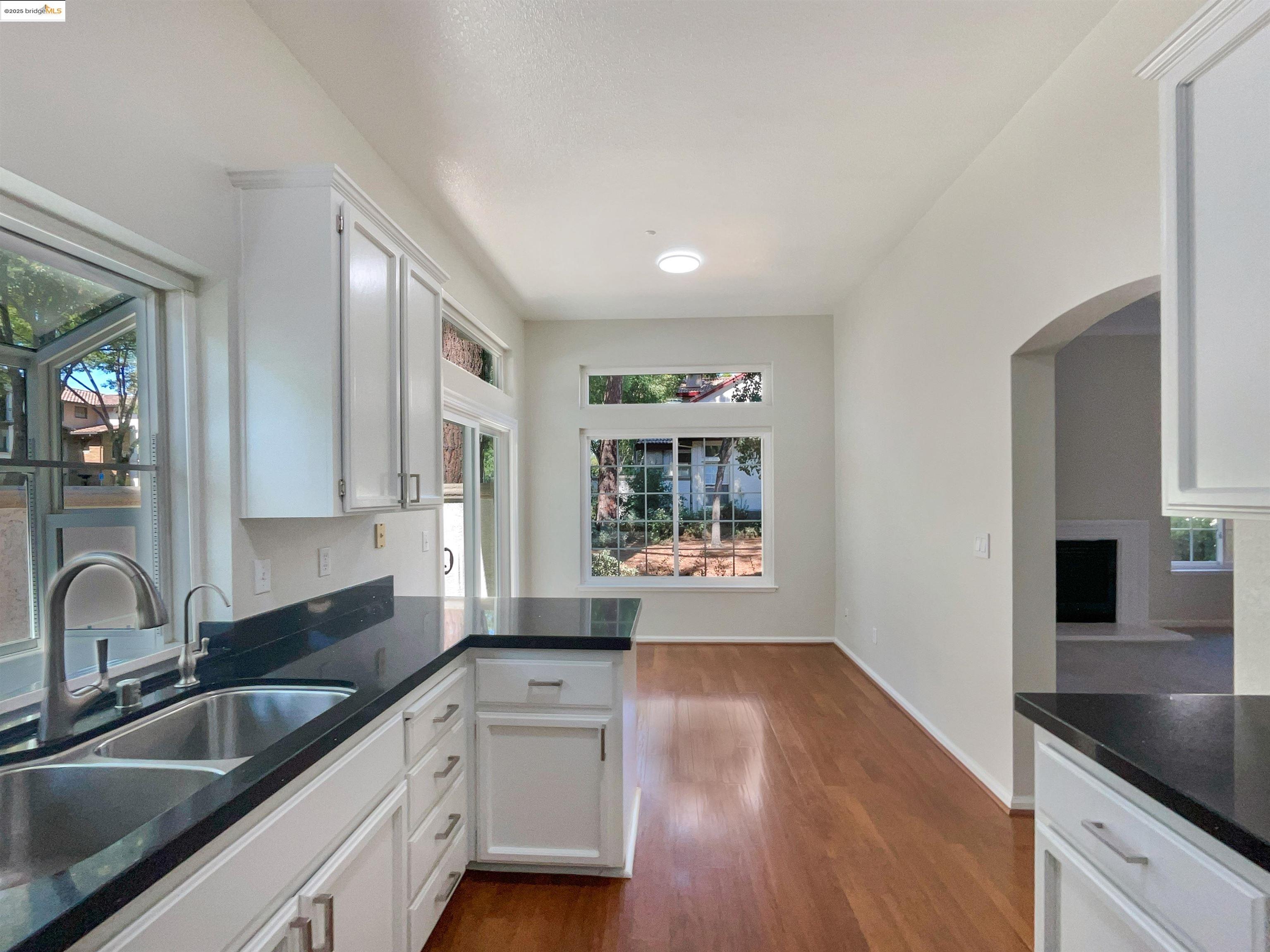 Photo #22: 41105930 Listing: Photo #22
