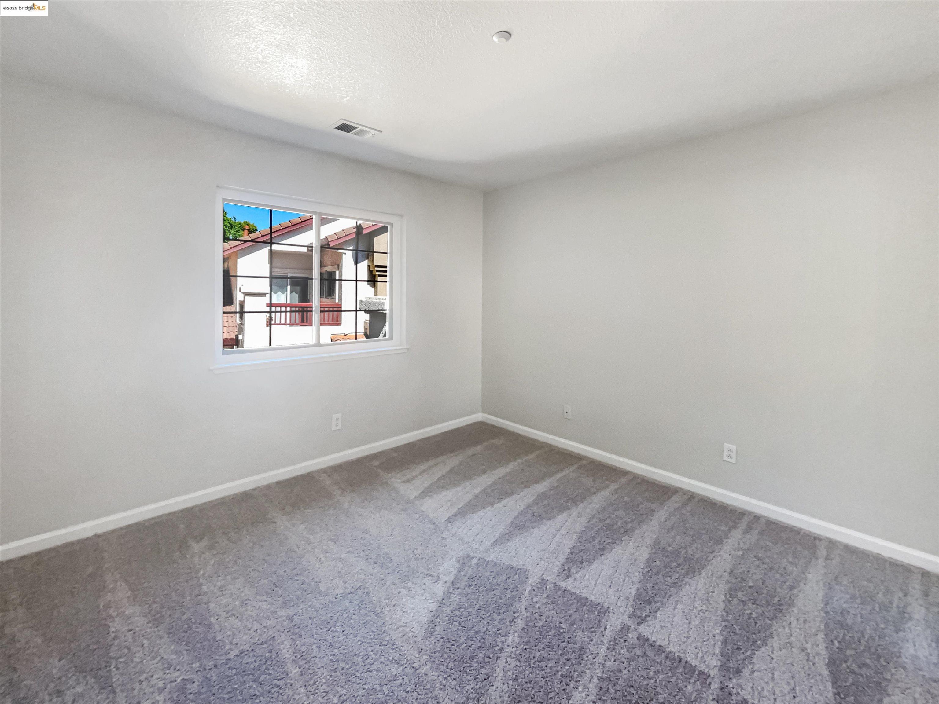Photo #5: 41105930 Listing 
