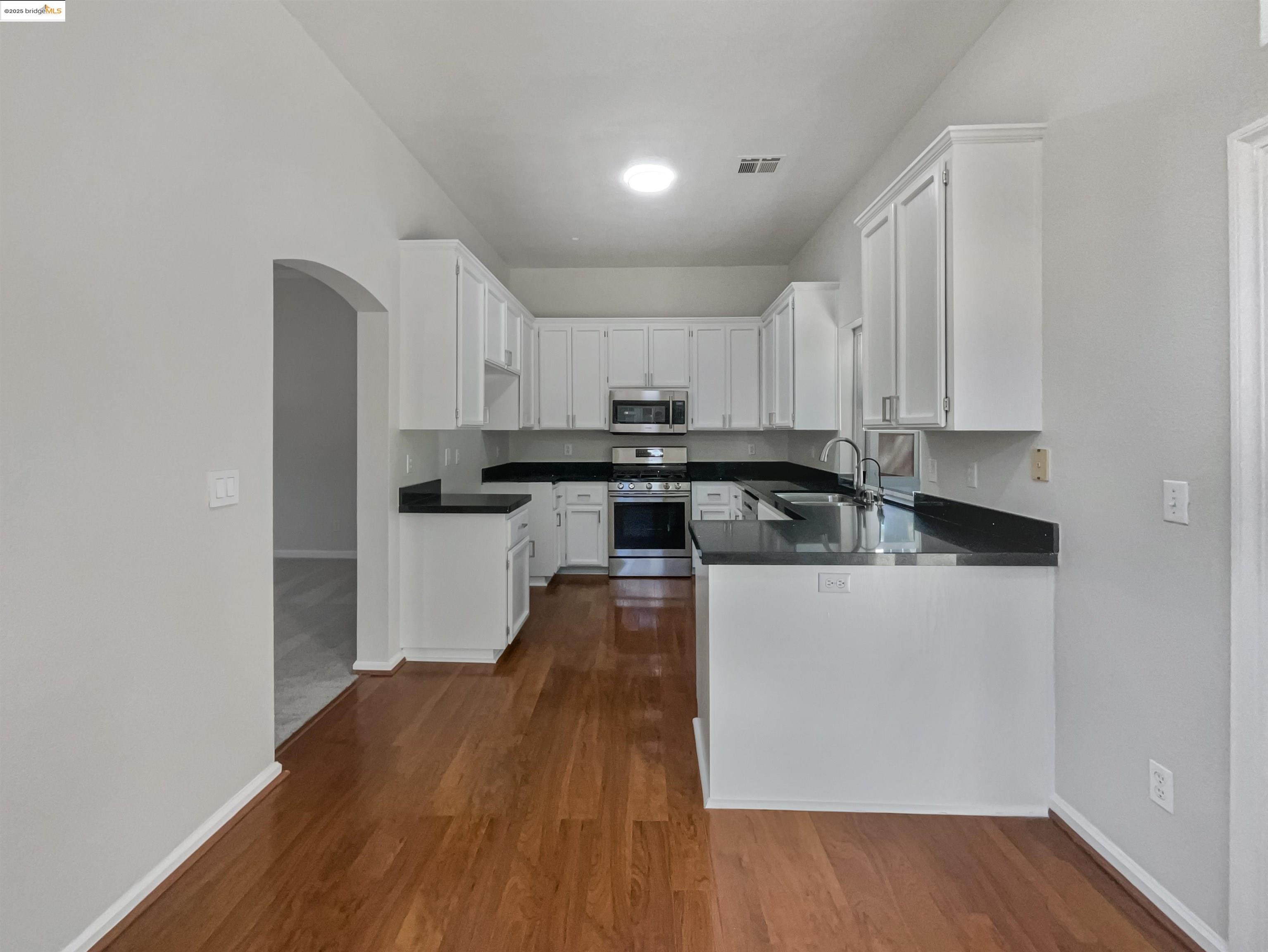 Photo #6: 41105930 Listing 