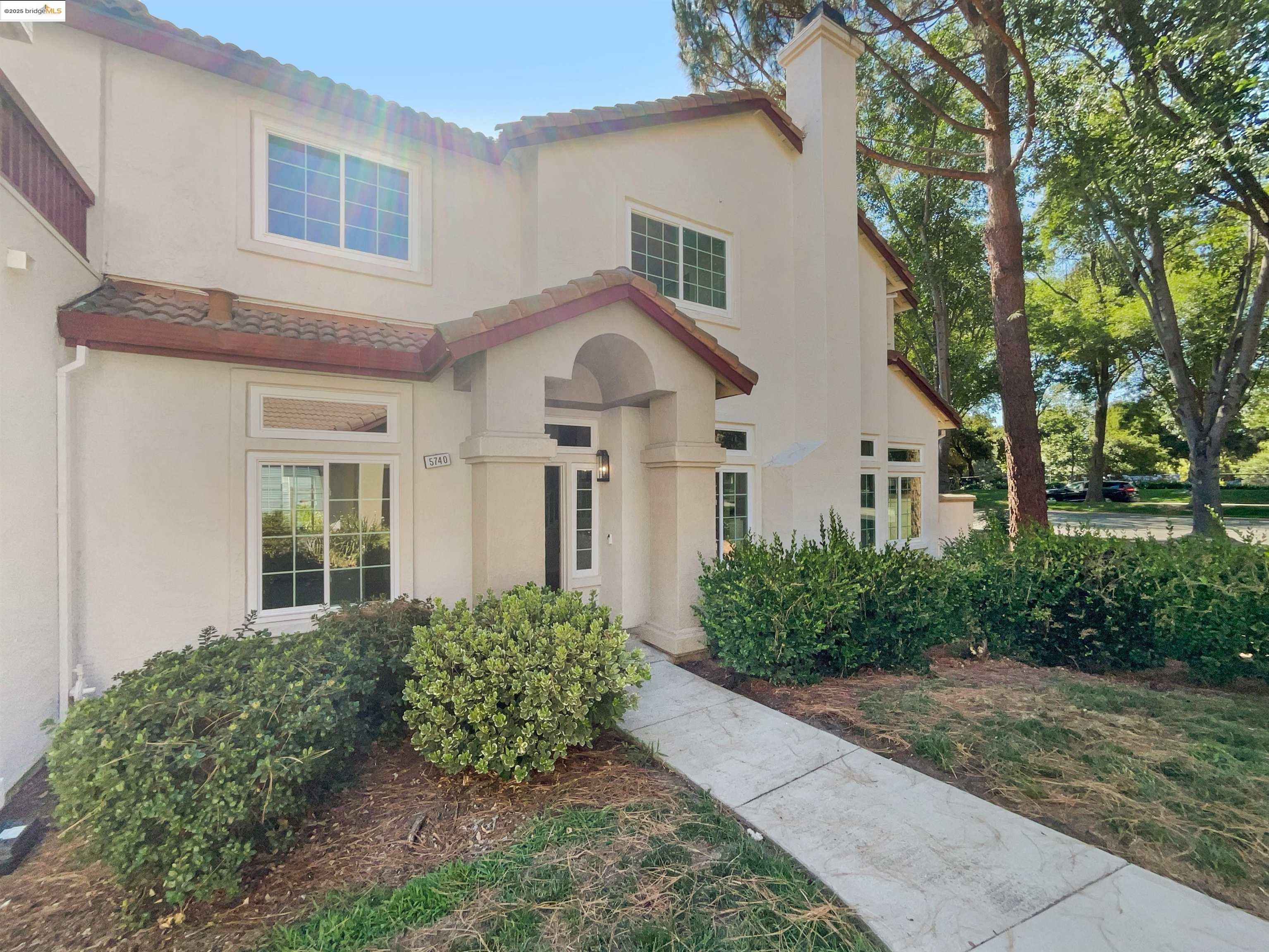 Detail Gallery Image 6 of 34 For 5740 Belleza Dr, Pleasanton,  CA 94588 - 4 Beds | 3 Baths