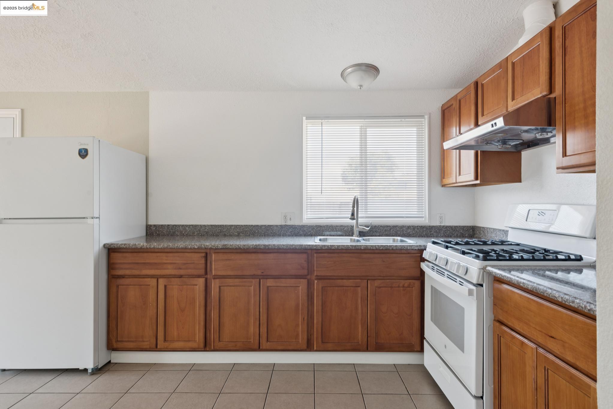 Detail Gallery Image 32 of 48 For 2455 89th Ave, Oakland,  CA 94605 - 6 Beds | 4 Baths