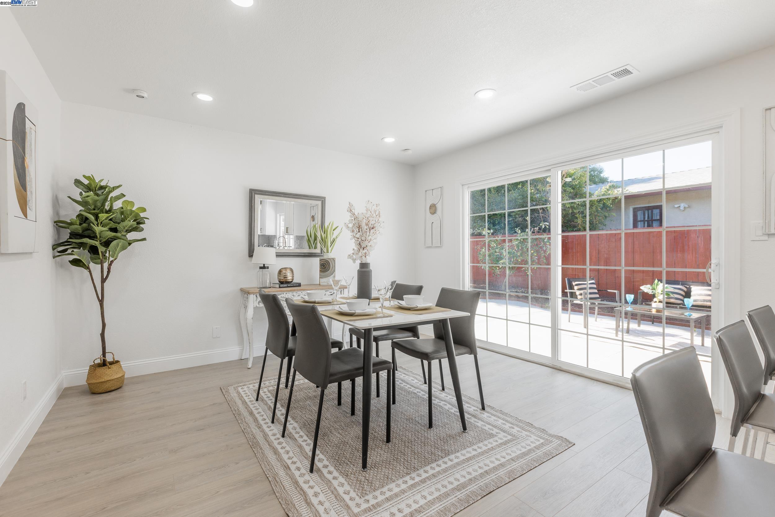 Detail Gallery Image 8 of 31 For 766 Joyce St, Livermore,  CA 94550 - 4 Beds | 2 Baths