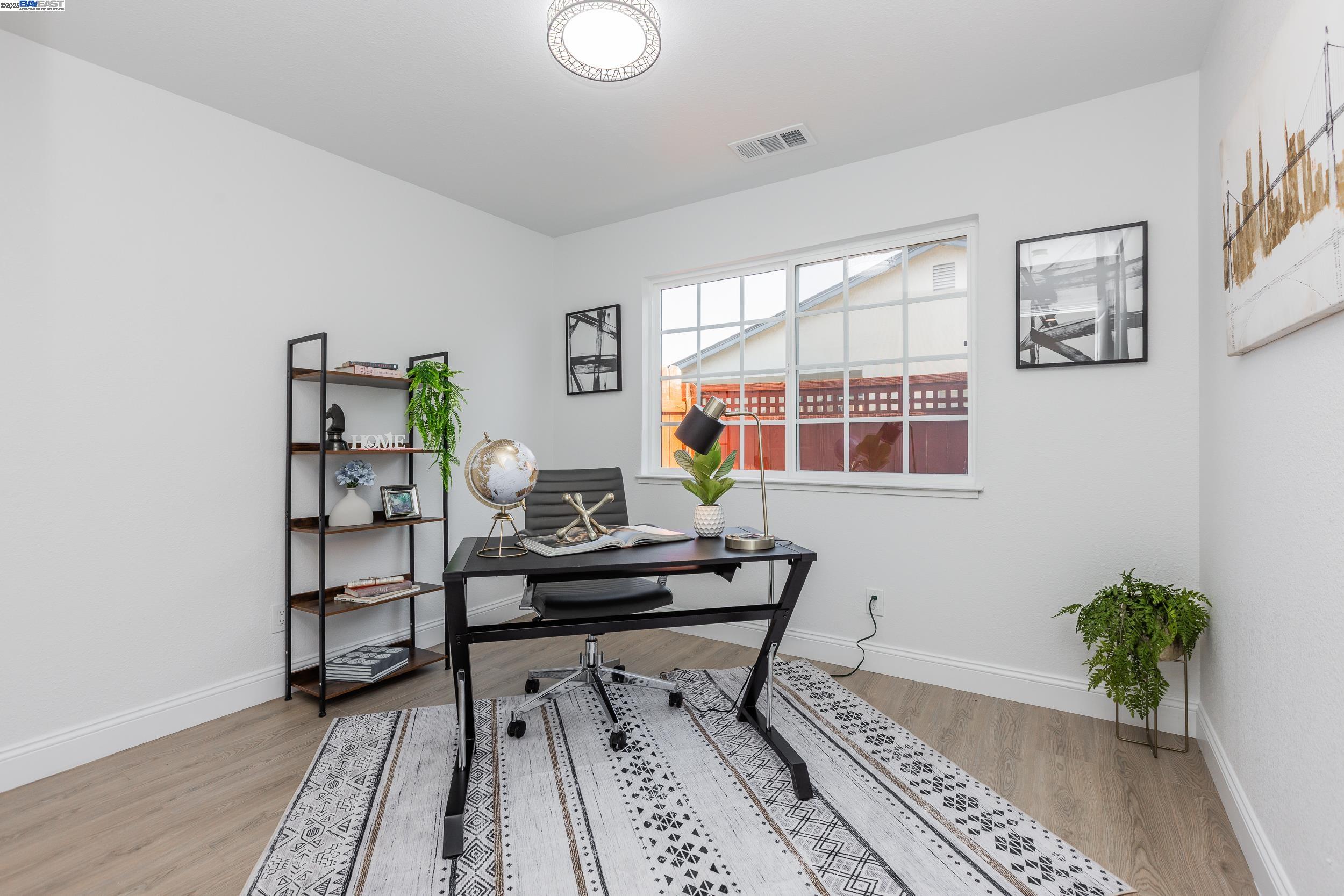 Detail Gallery Image 10 of 31 For 766 Joyce St, Livermore,  CA 94550 - 4 Beds | 2 Baths