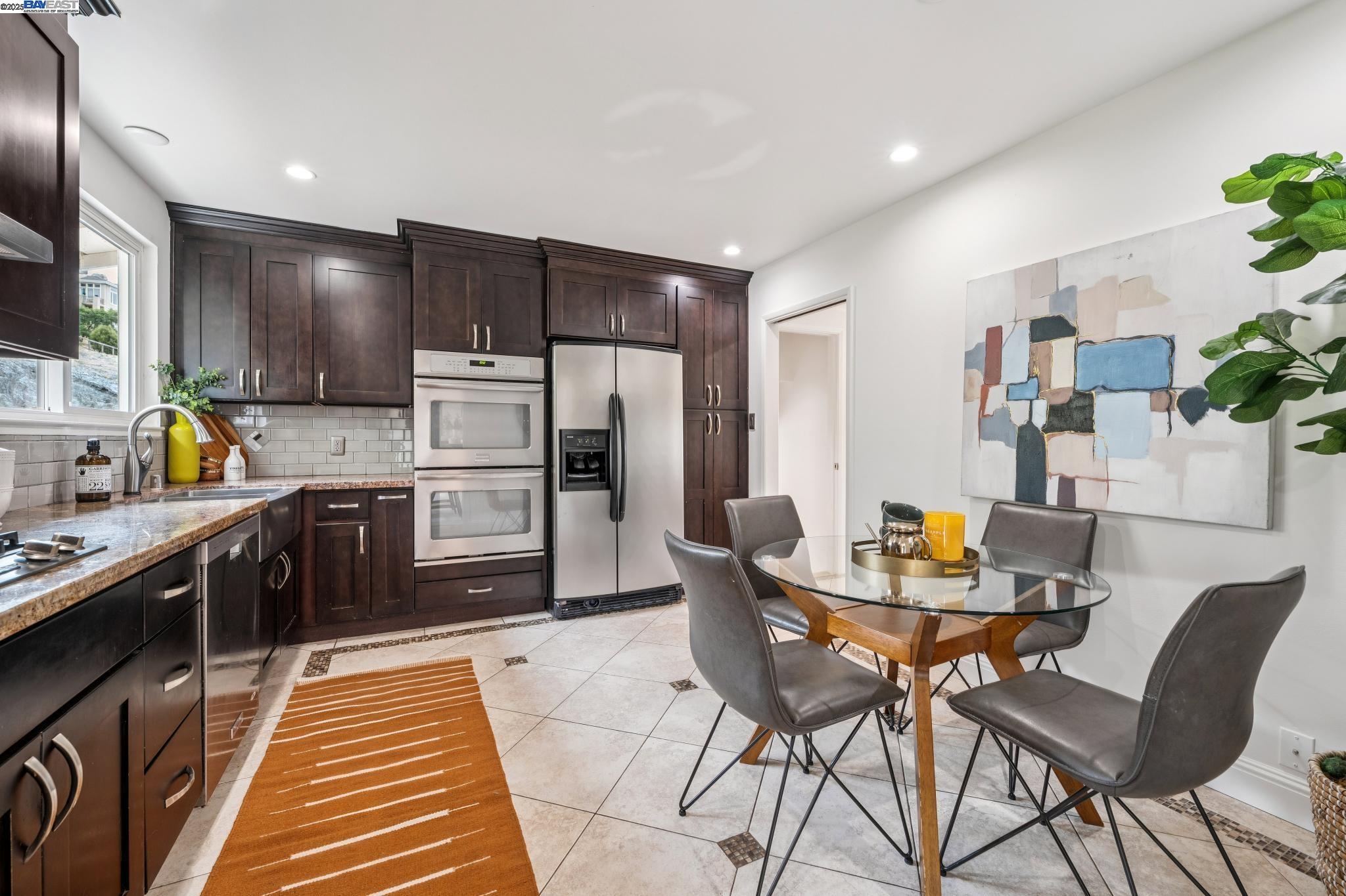 Detail Gallery Image 18 of 58 For 598 Crestmont Drive, Oakland,  CA 94619 - 4 Beds | 2/1 Baths
