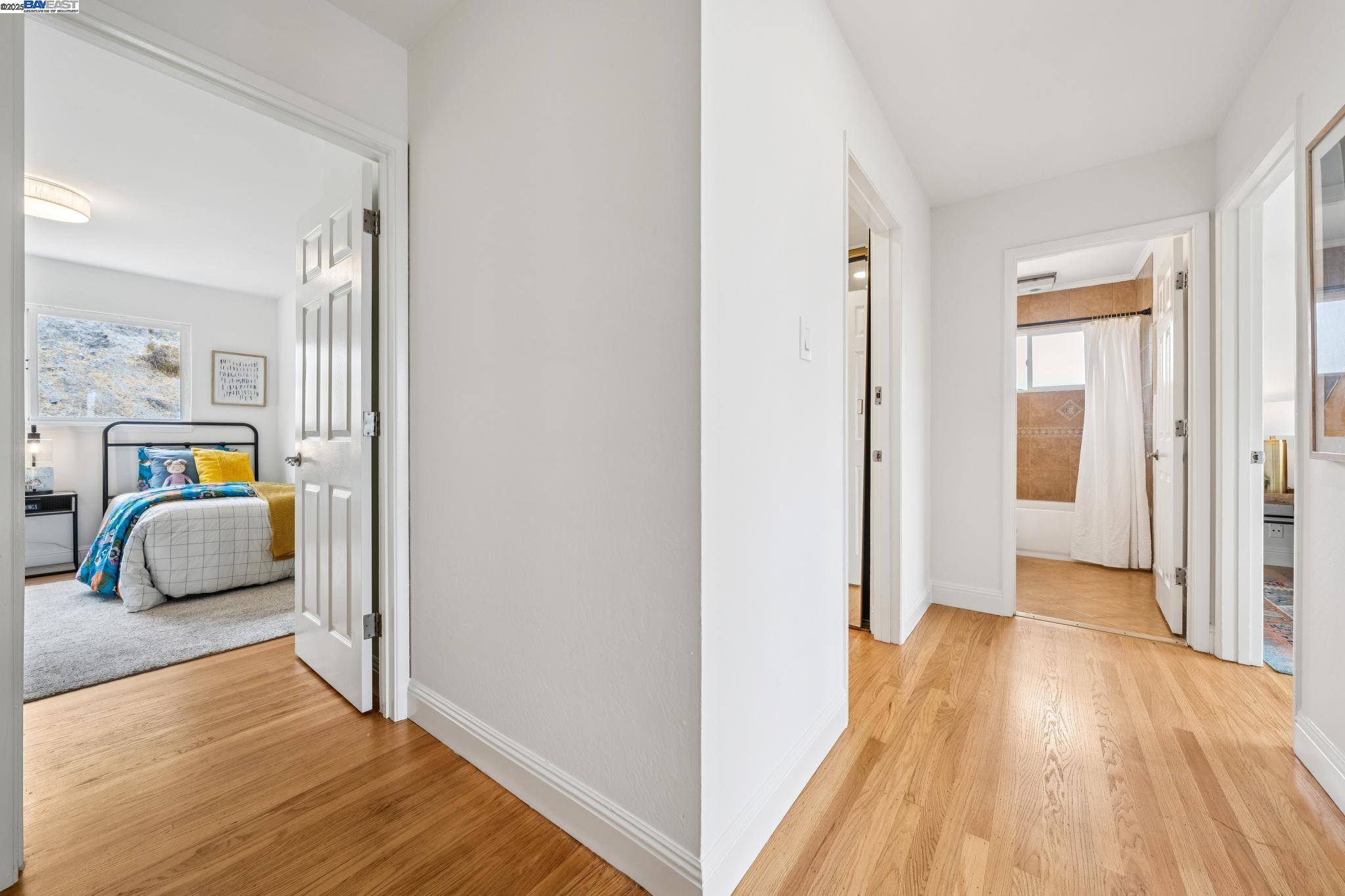 Detail Gallery Image 26 of 58 For 598 Crestmont Drive, Oakland,  CA 94619 - 4 Beds | 2/1 Baths