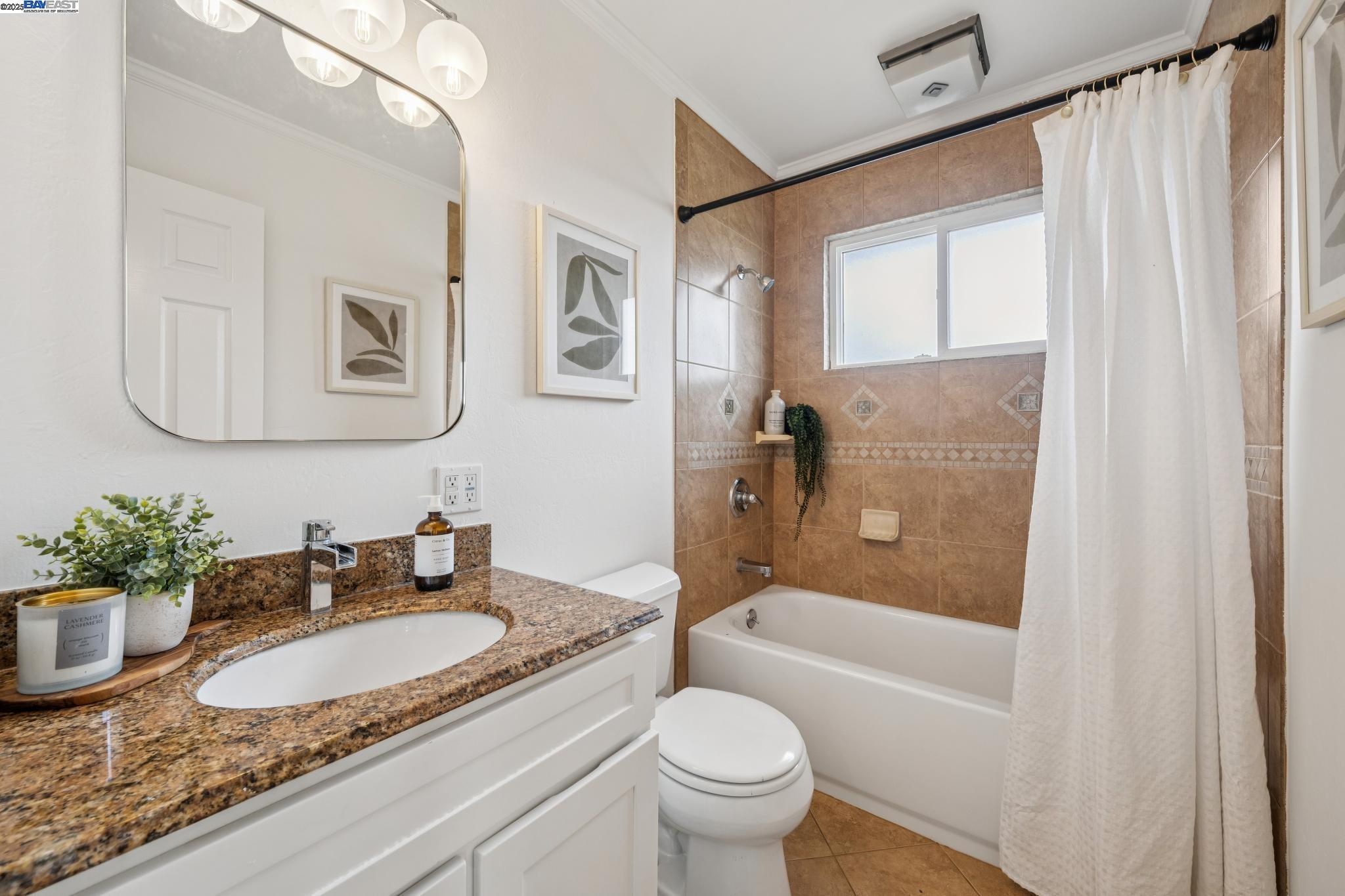 Detail Gallery Image 28 of 58 For 598 Crestmont Drive, Oakland,  CA 94619 - 4 Beds | 2/1 Baths