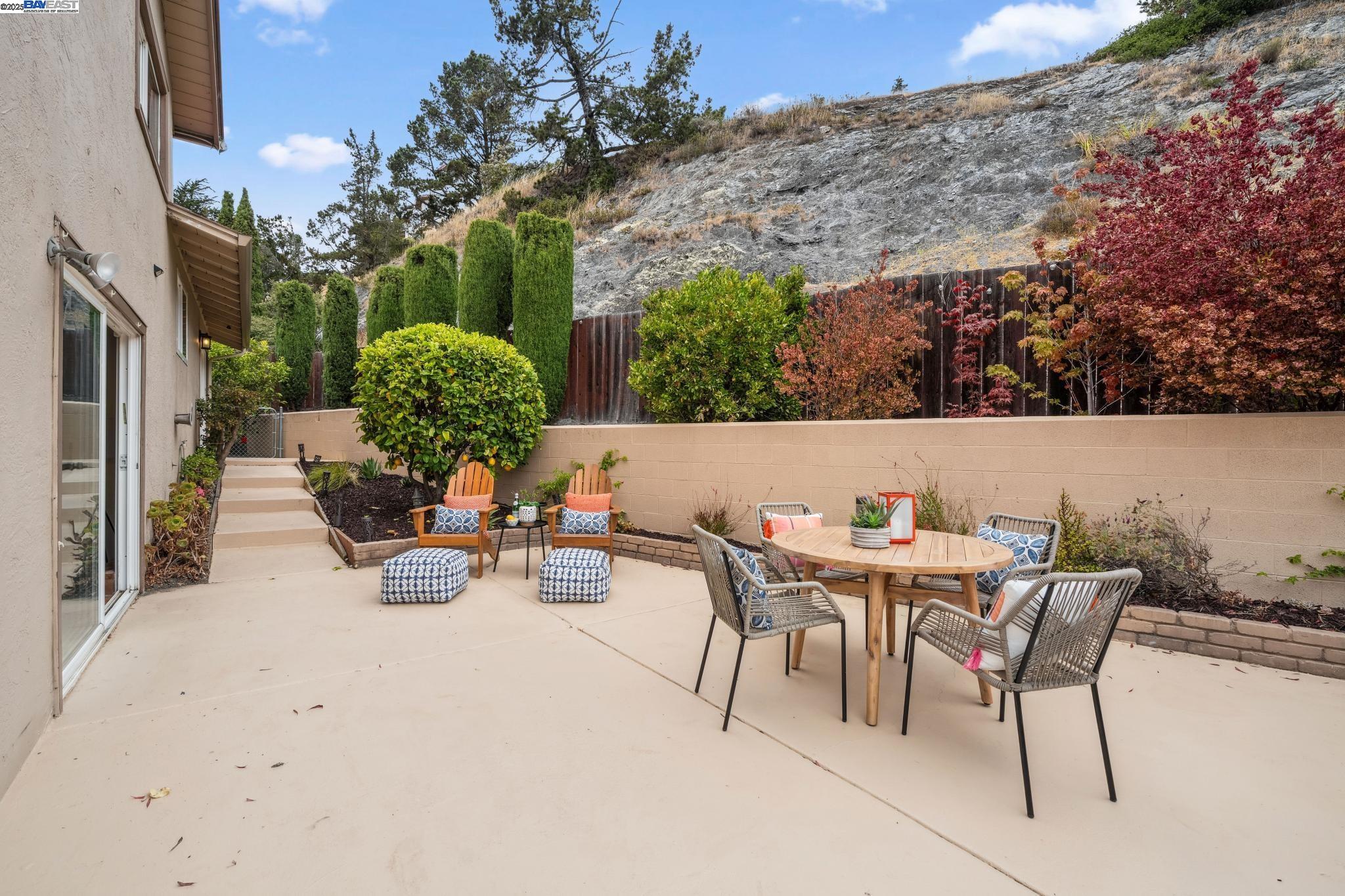 Detail Gallery Image 43 of 58 For 598 Crestmont Drive, Oakland,  CA 94619 - 4 Beds | 2/1 Baths