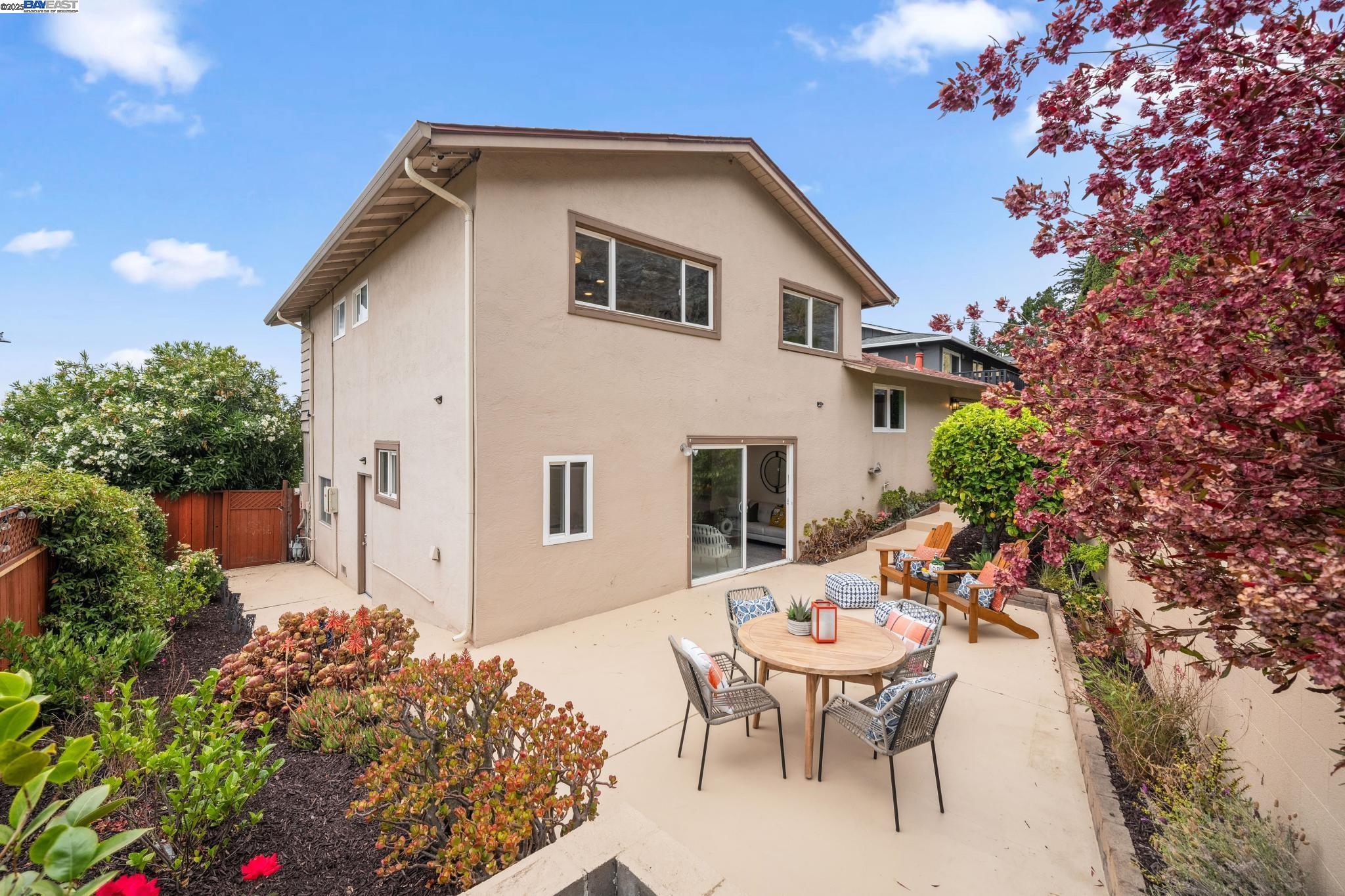 Detail Gallery Image 47 of 58 For 598 Crestmont Drive, Oakland,  CA 94619 - 4 Beds | 2/1 Baths