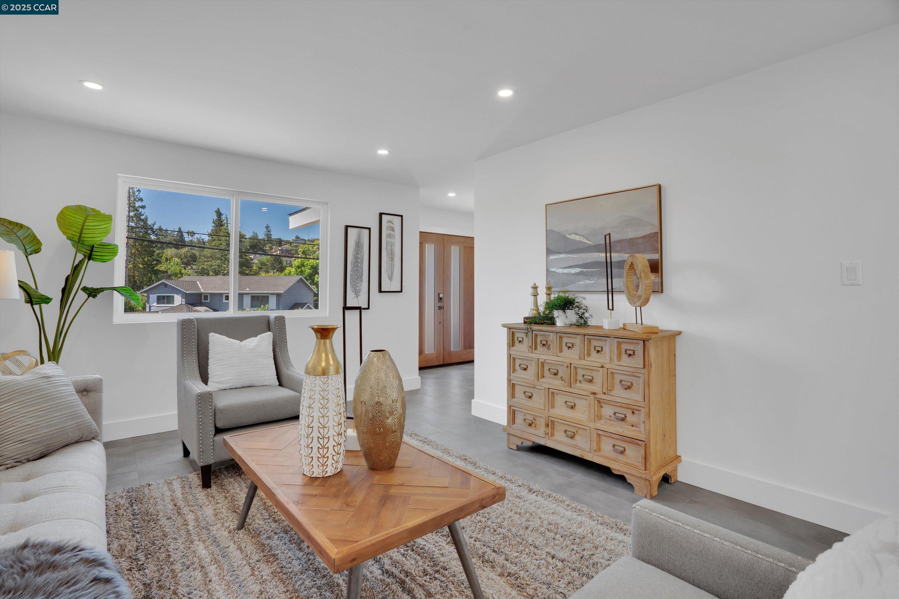 Detail Gallery Image 12 of 49 For 795 Canyon Rd, Redwood City,  CA 94062 - 4 Beds | 3 Baths