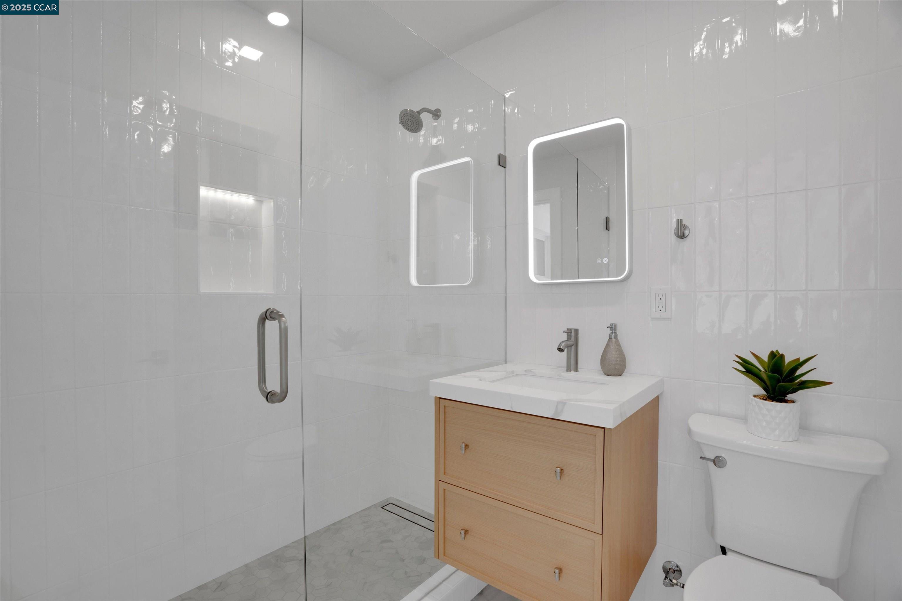 Detail Gallery Image 14 of 49 For 795 Canyon Rd, Redwood City,  CA 94062 - 4 Beds | 3 Baths