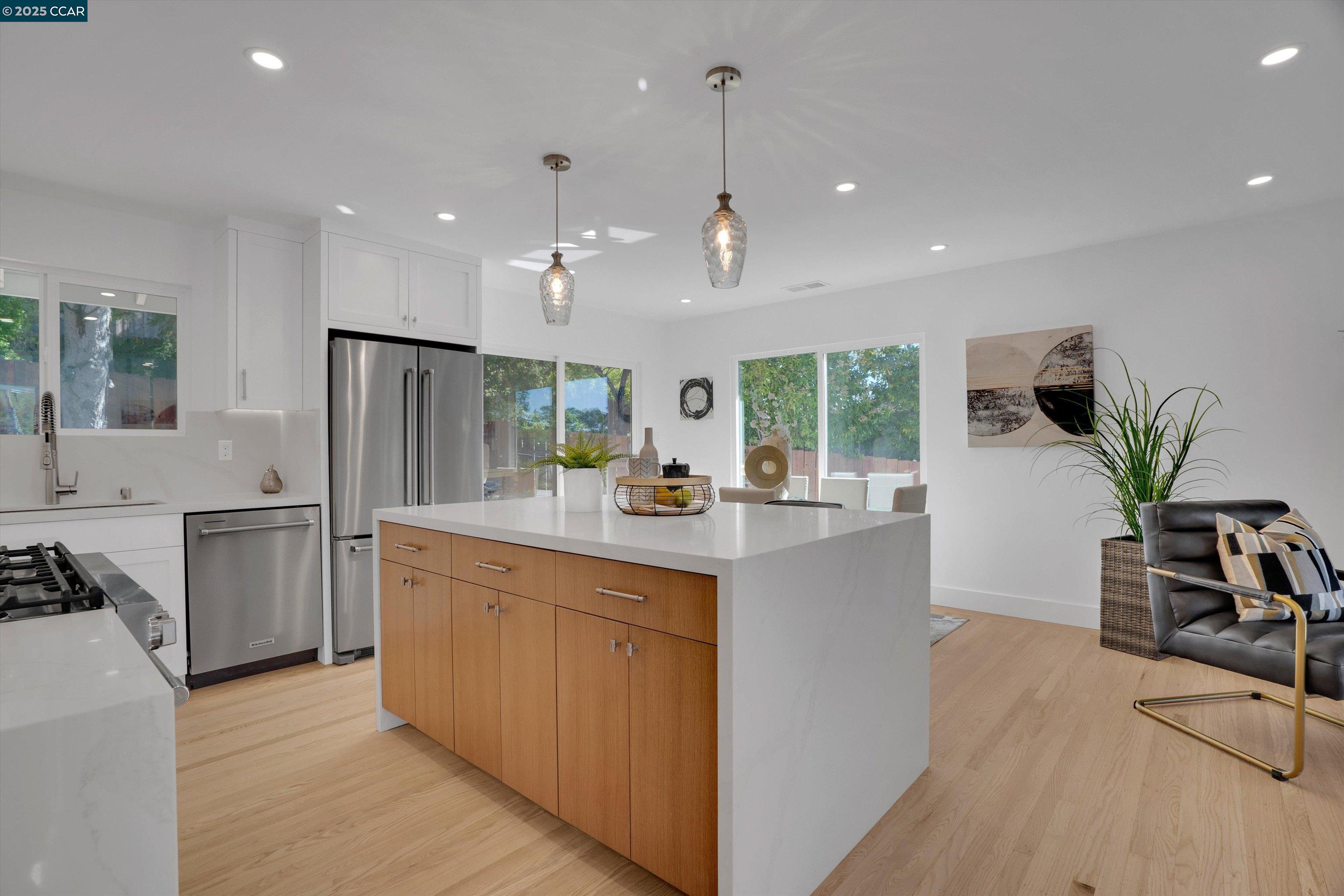 Detail Gallery Image 20 of 49 For 795 Canyon Rd, Redwood City,  CA 94062 - 4 Beds | 3 Baths