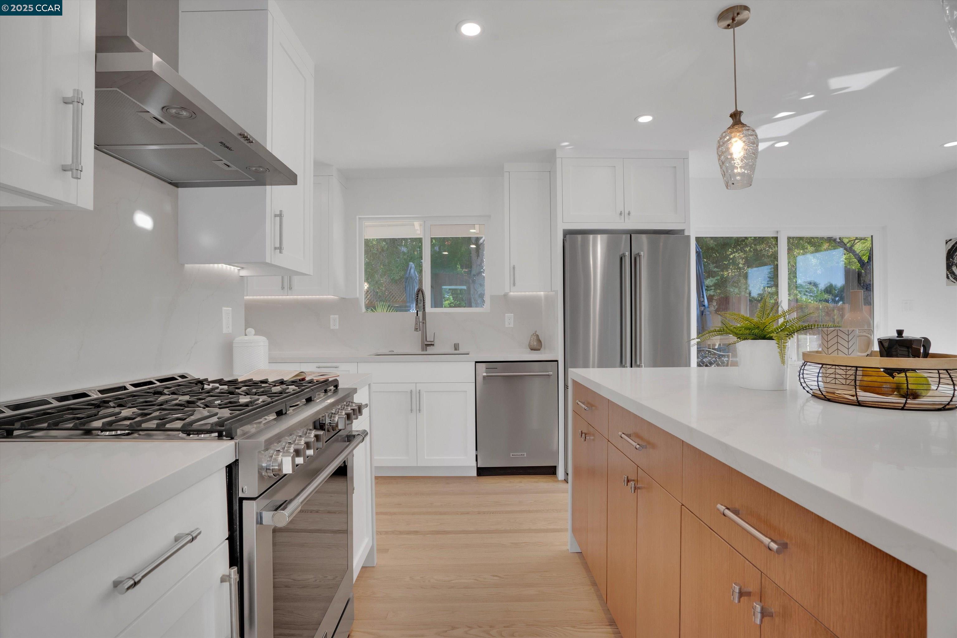 Detail Gallery Image 21 of 49 For 795 Canyon Rd, Redwood City,  CA 94062 - 4 Beds | 3 Baths