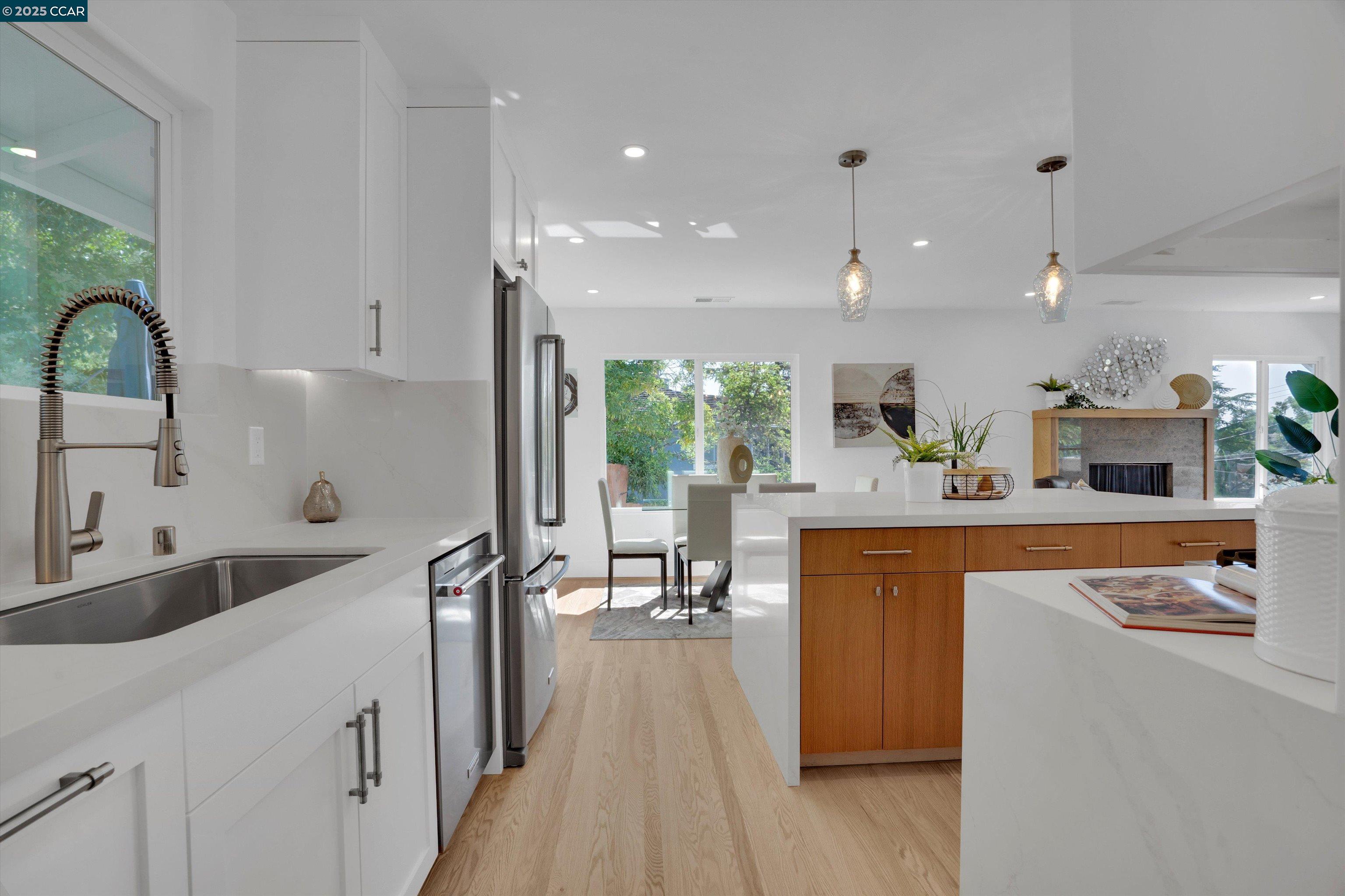 Detail Gallery Image 23 of 49 For 795 Canyon Rd, Redwood City,  CA 94062 - 4 Beds | 3 Baths