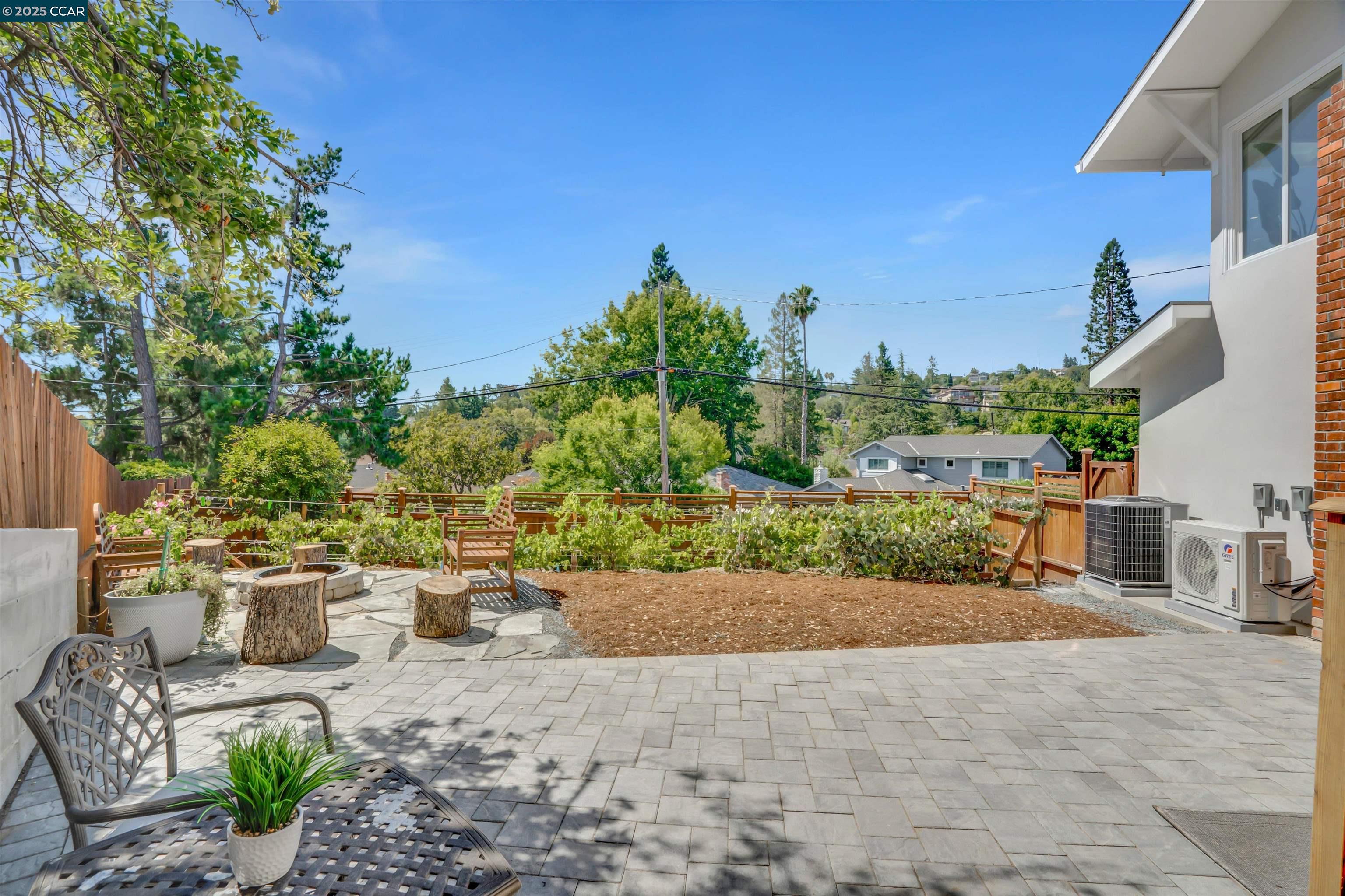 Detail Gallery Image 33 of 49 For 795 Canyon Rd, Redwood City,  CA 94062 - 4 Beds | 3 Baths