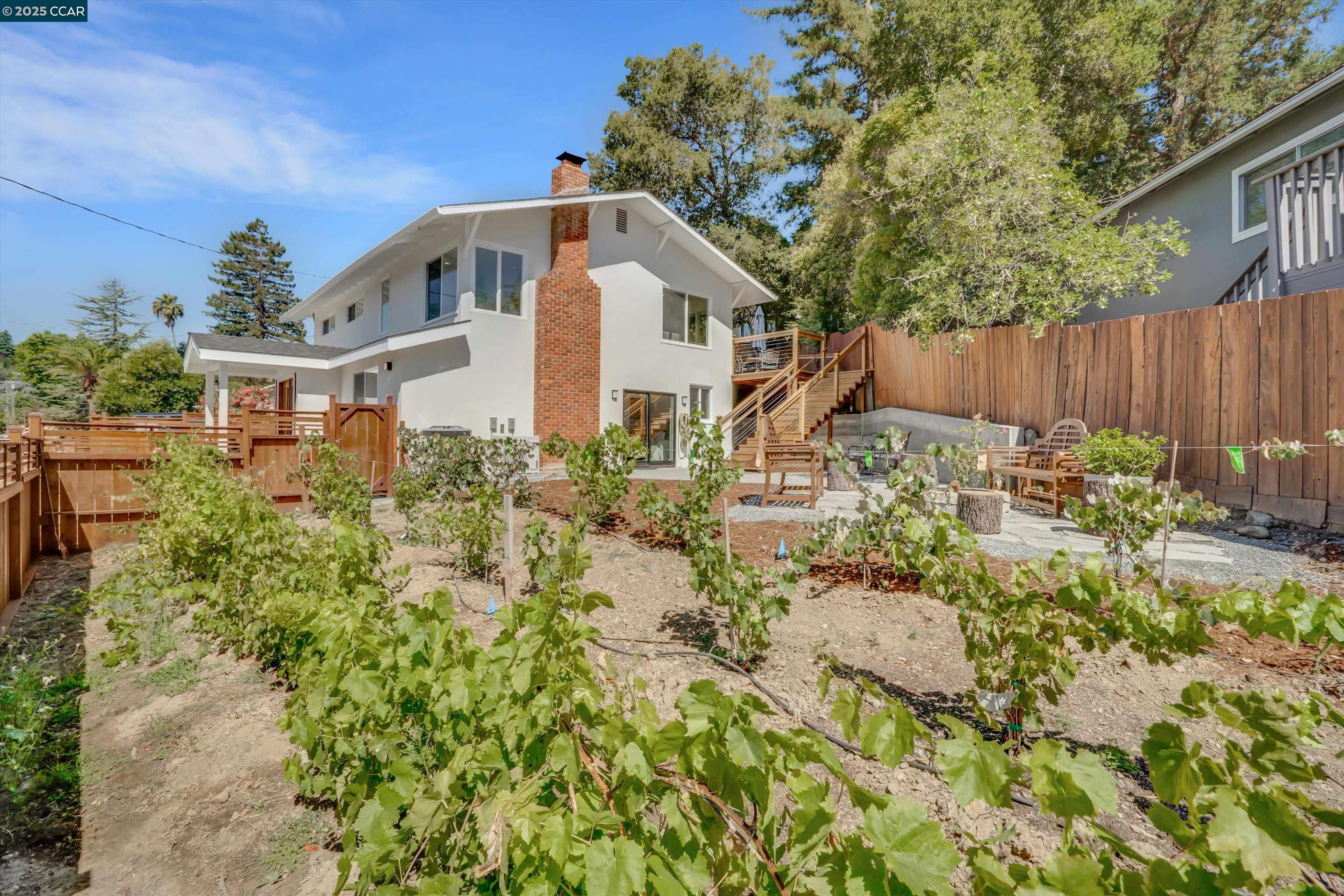 Detail Gallery Image 34 of 49 For 795 Canyon Rd, Redwood City,  CA 94062 - 4 Beds | 3 Baths