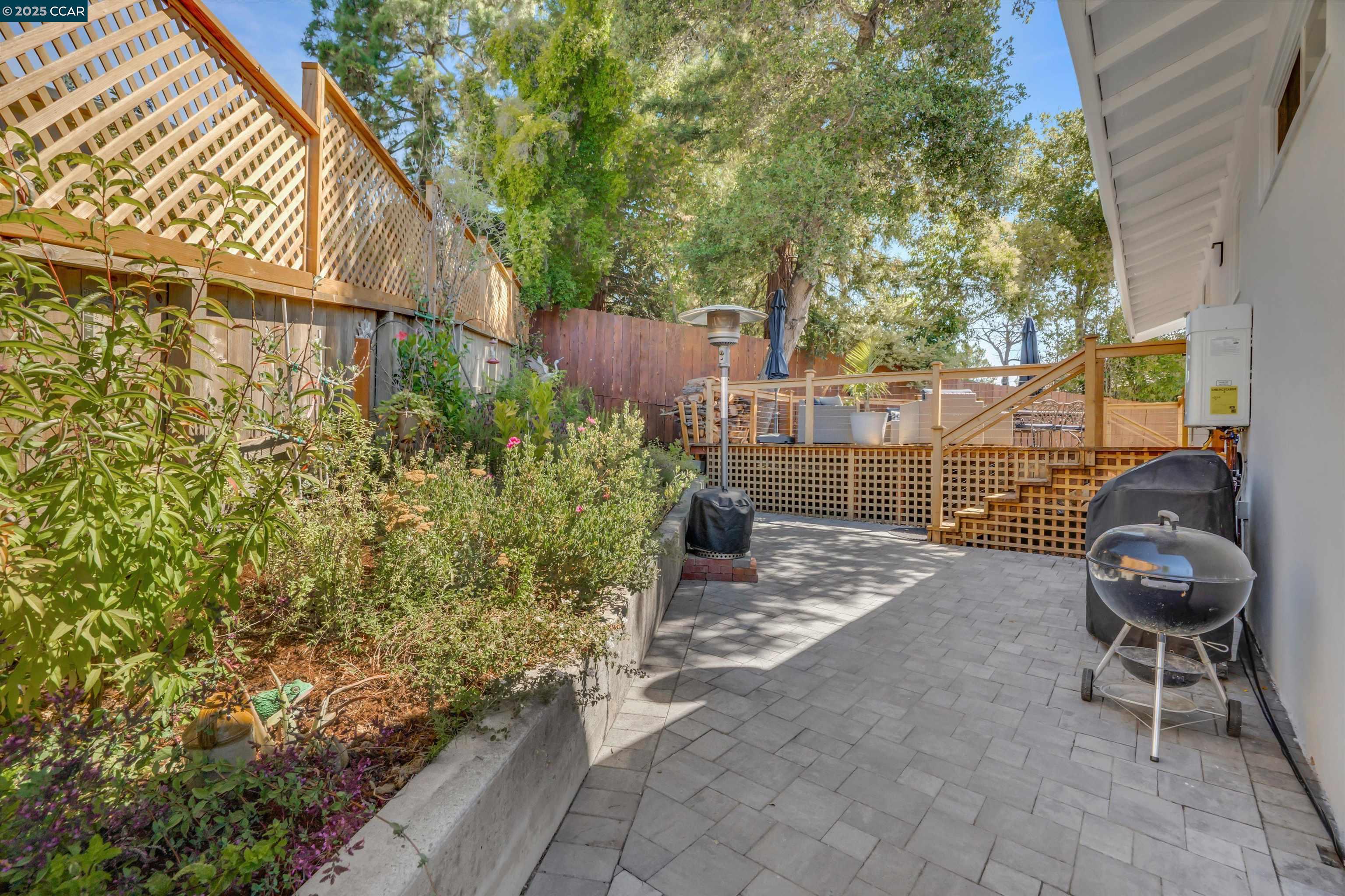 Detail Gallery Image 35 of 49 For 795 Canyon Rd, Redwood City,  CA 94062 - 4 Beds | 3 Baths
