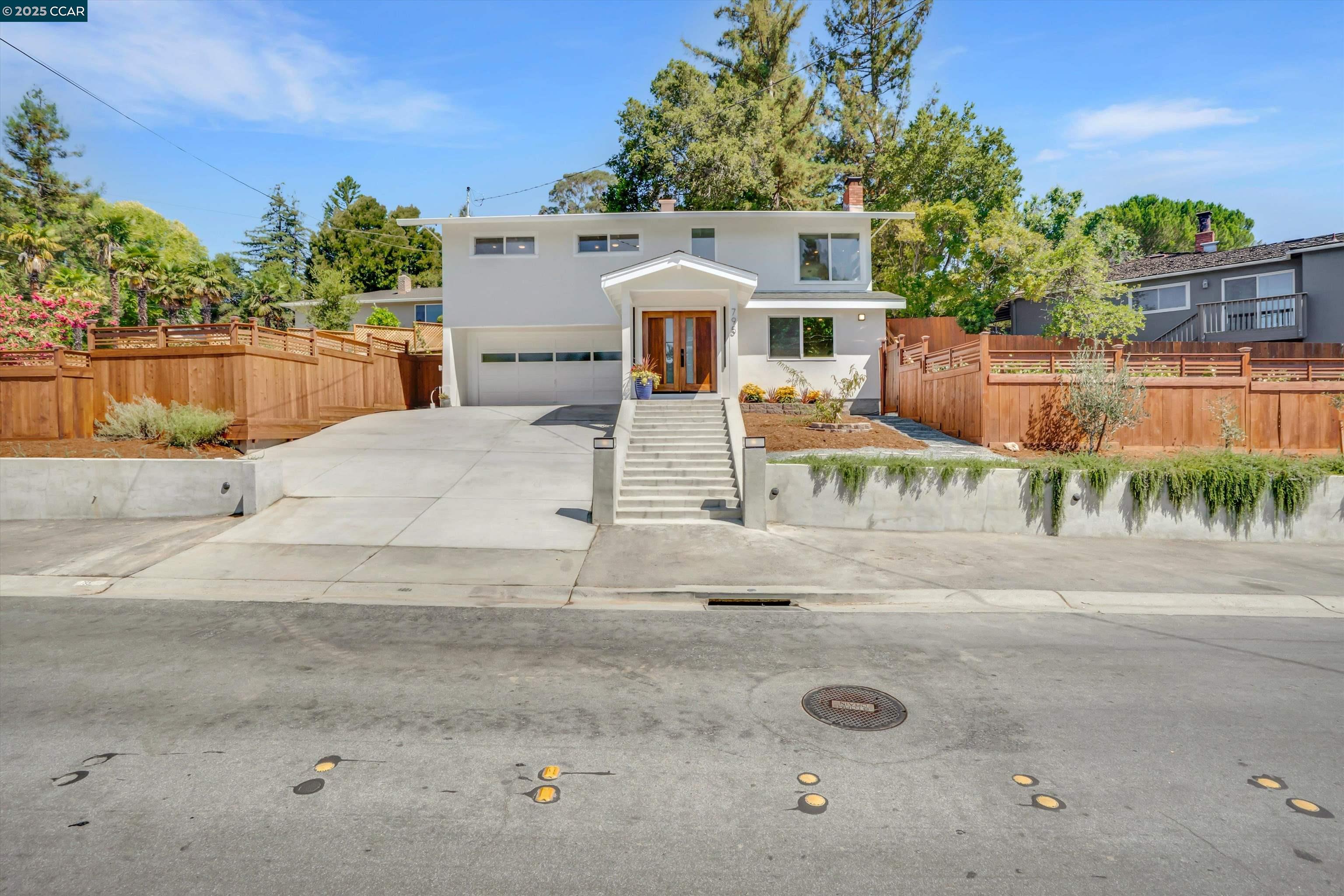 Detail Gallery Image 5 of 49 For 795 Canyon Rd, Redwood City,  CA 94062 - 4 Beds | 3 Baths
