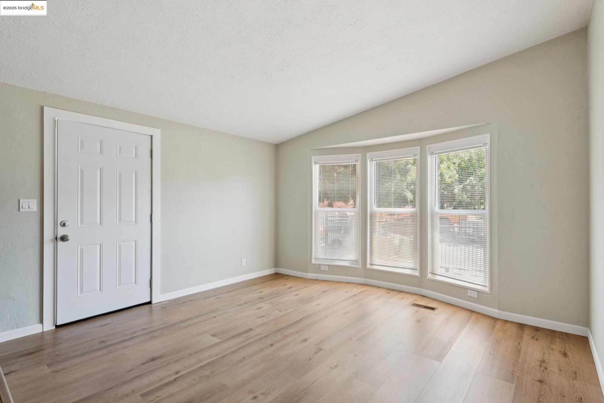 Detail Gallery Image 6 of 50 For 2455 89th Ave, Oakland,  CA 94605 - – Beds | – Baths