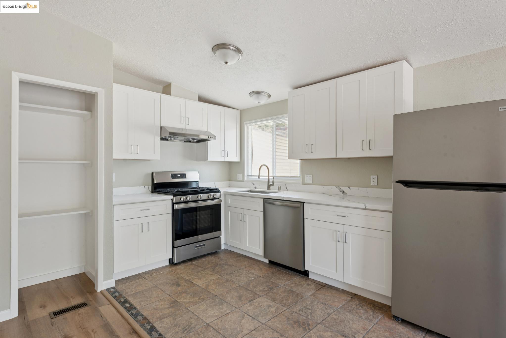 Detail Gallery Image 10 of 50 For 2455 89th Ave, Oakland,  CA 94605 - – Beds | – Baths