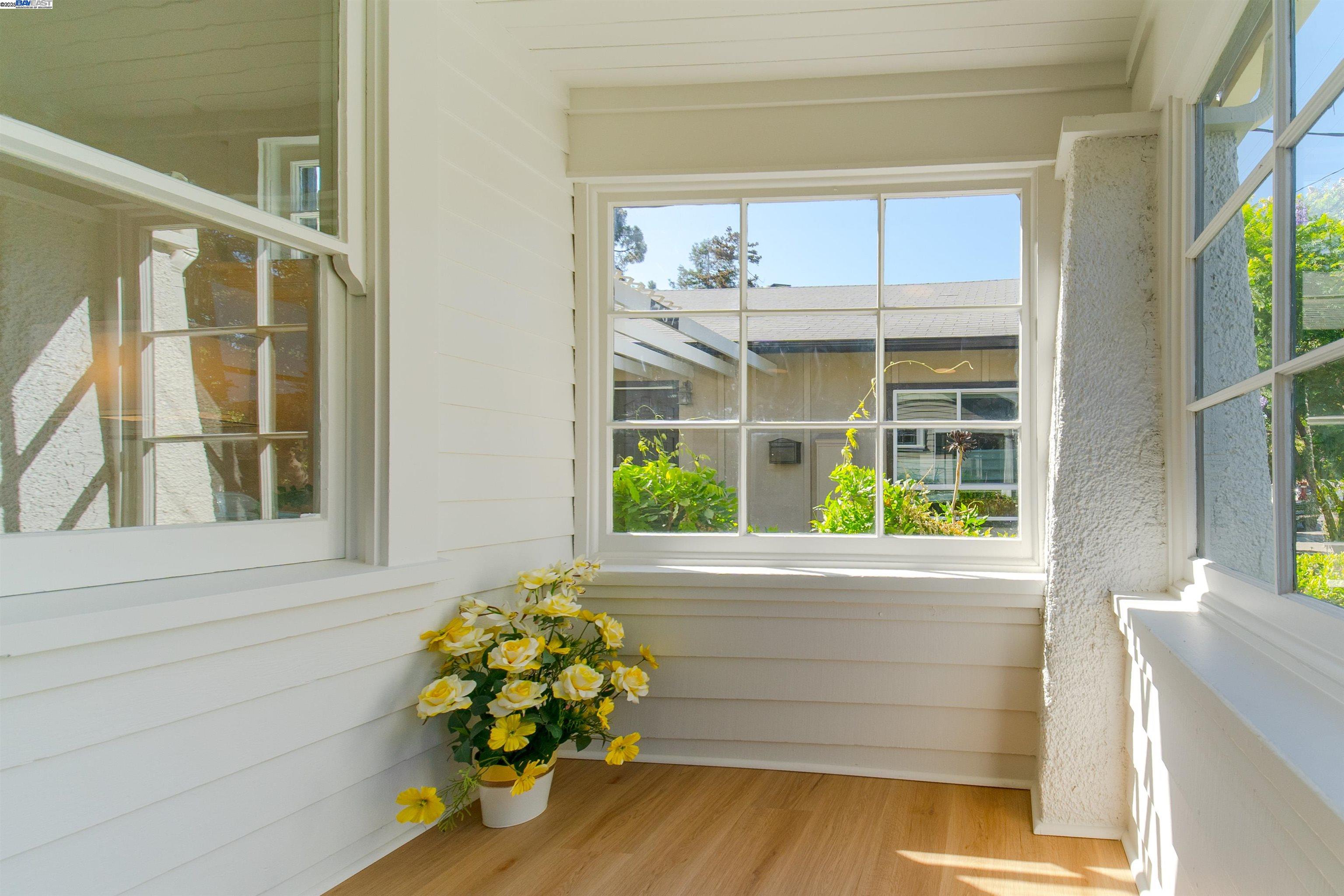 Detail Gallery Image 2 of 35 For 789 S 12th St, San Jose,  CA 95112 - 5 Beds | 2 Baths