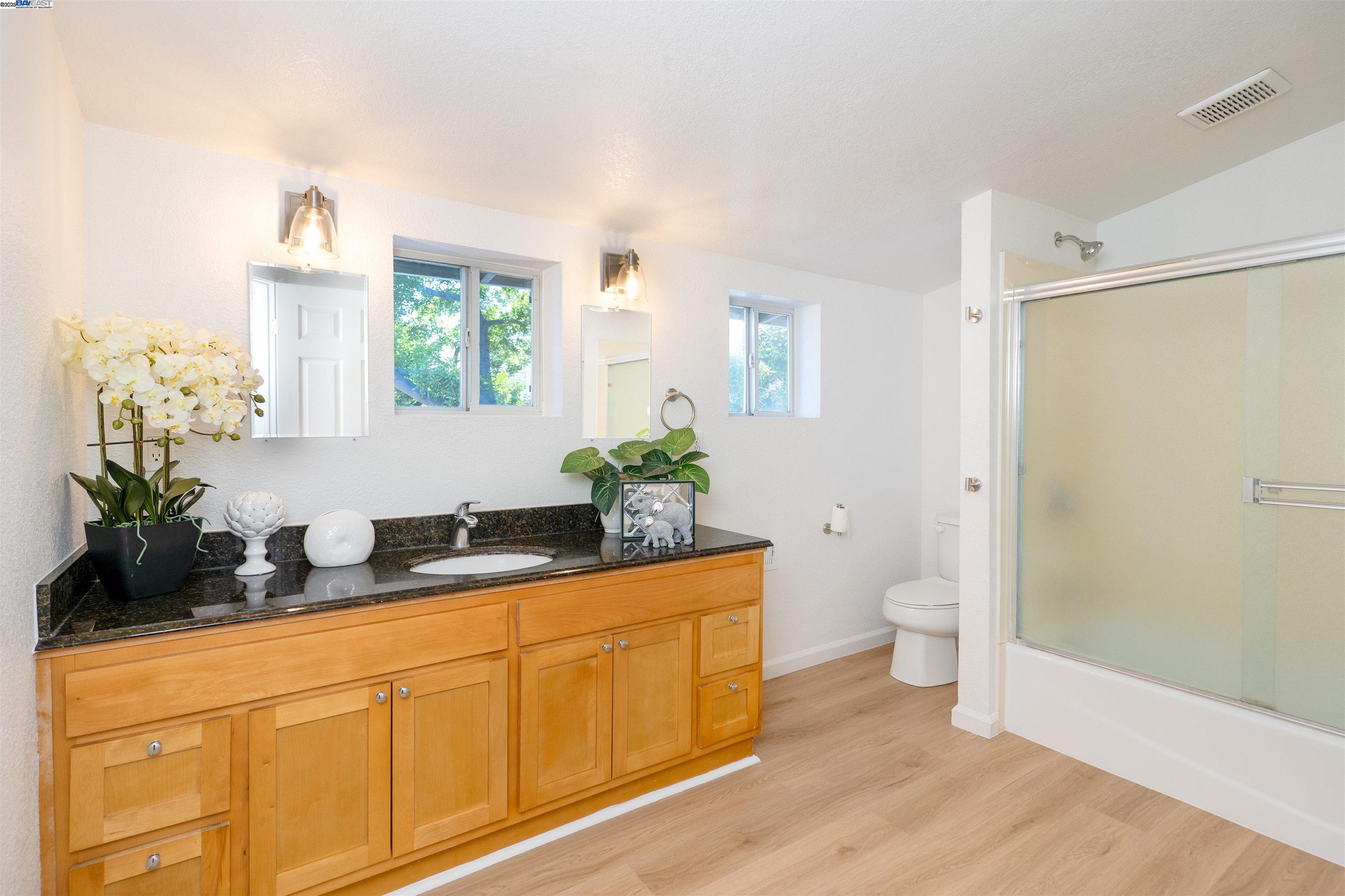 Detail Gallery Image 16 of 35 For 789 S 12th St, San Jose,  CA 95112 - 5 Beds | 2 Baths