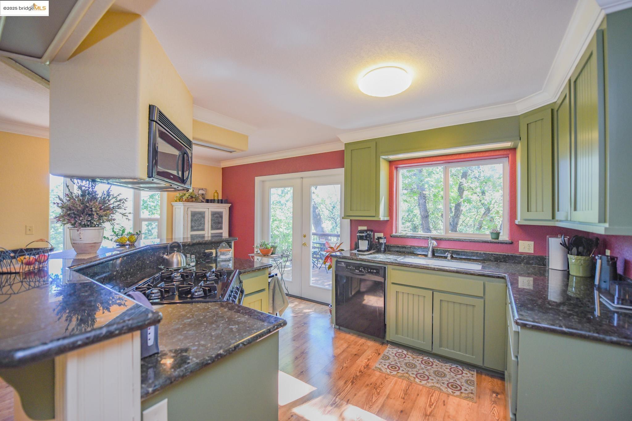 Detail Gallery Image 13 of 53 For 21169 Crystal Falls Drive, Sonora,  CA 95370 - 3 Beds | 2/1 Baths