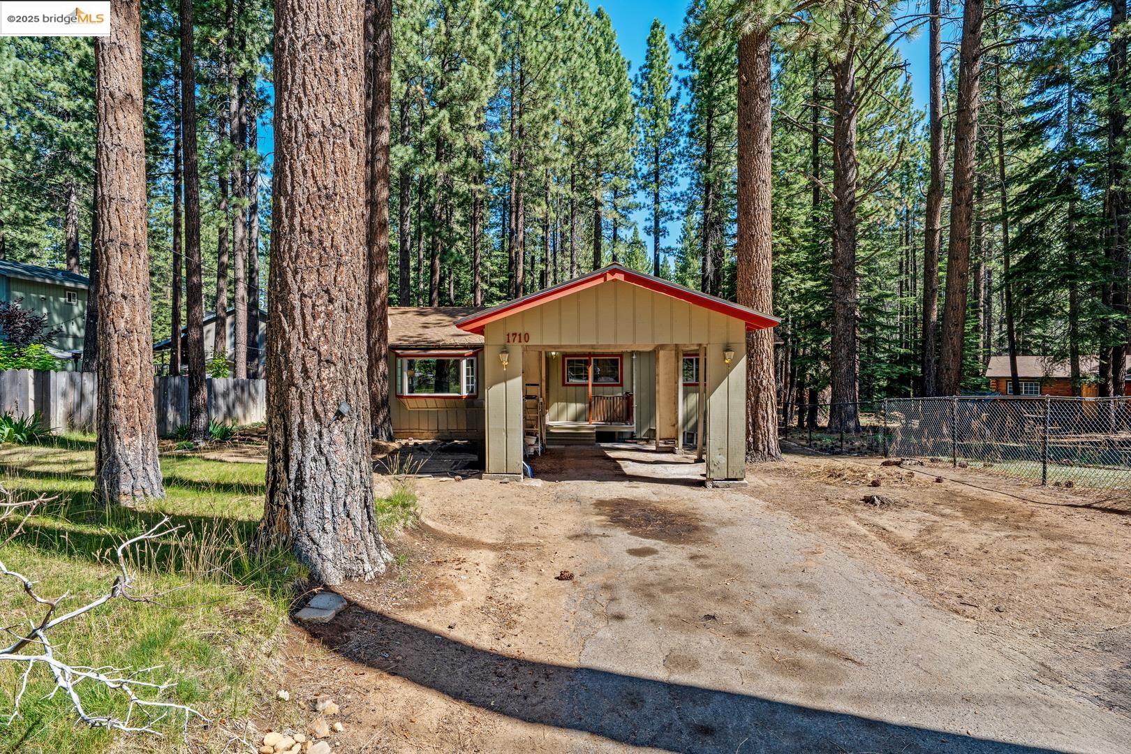 Detail Gallery Image 1 of 1 For 1710 Nadowa St, South Lake Tahoe,  CA 96150 - 3 Beds | 1 Baths