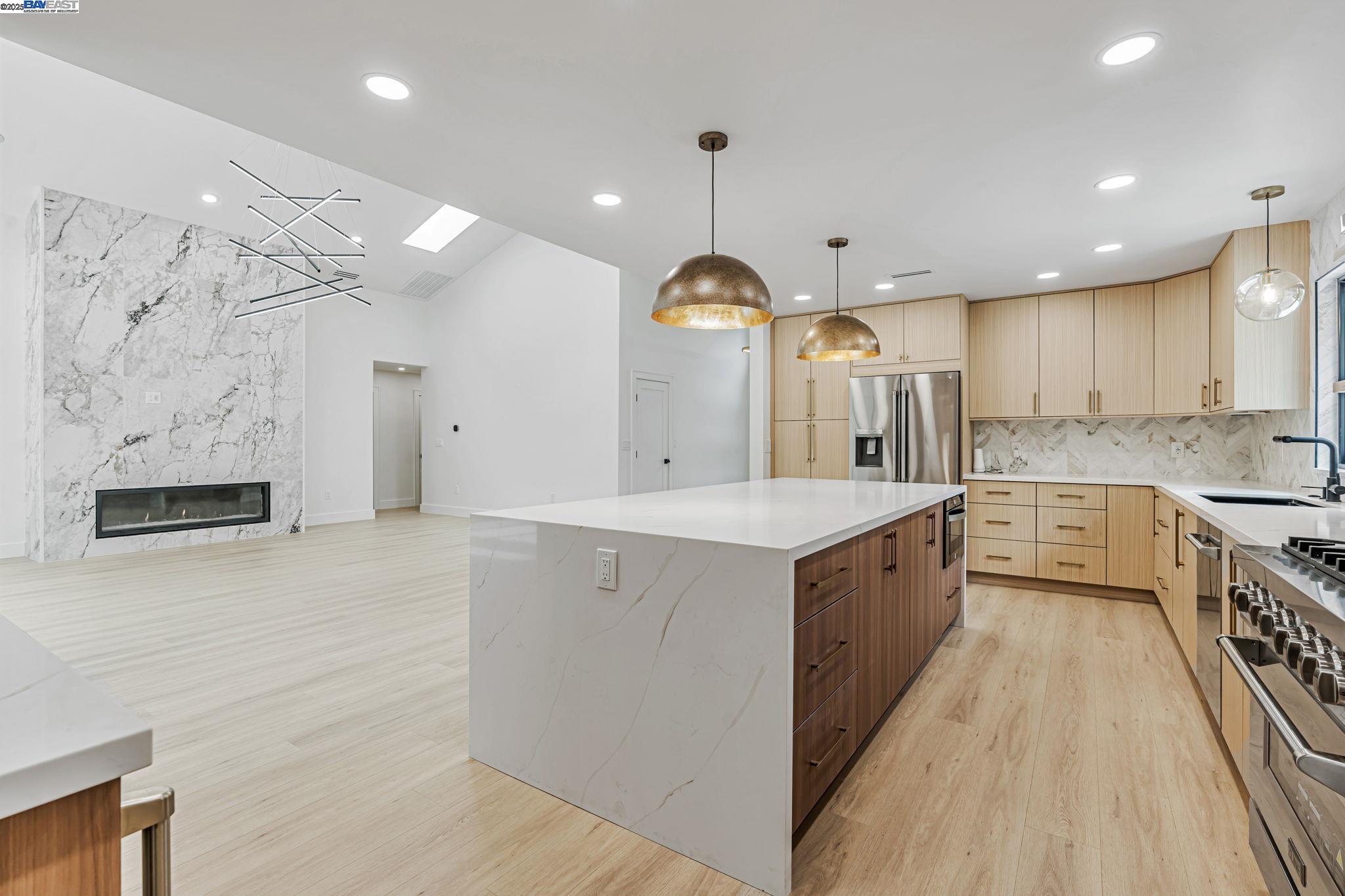 Detail Gallery Image 14 of 45 For 160 via Del Sol, Walnut Creek,  CA 94597 - 5 Beds | 3/1 Baths