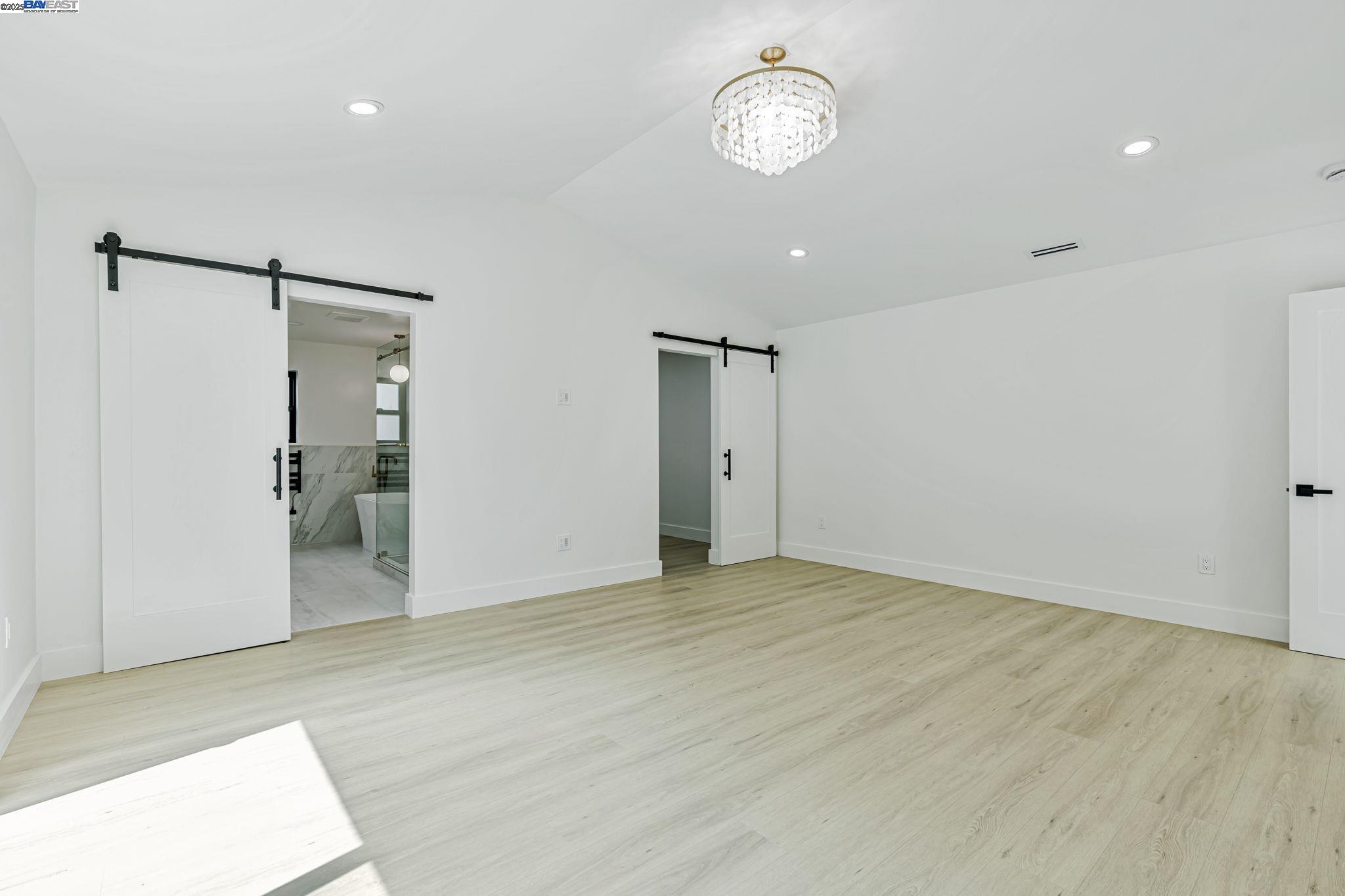 Detail Gallery Image 22 of 45 For 160 via Del Sol, Walnut Creek,  CA 94597 - 5 Beds | 3/1 Baths
